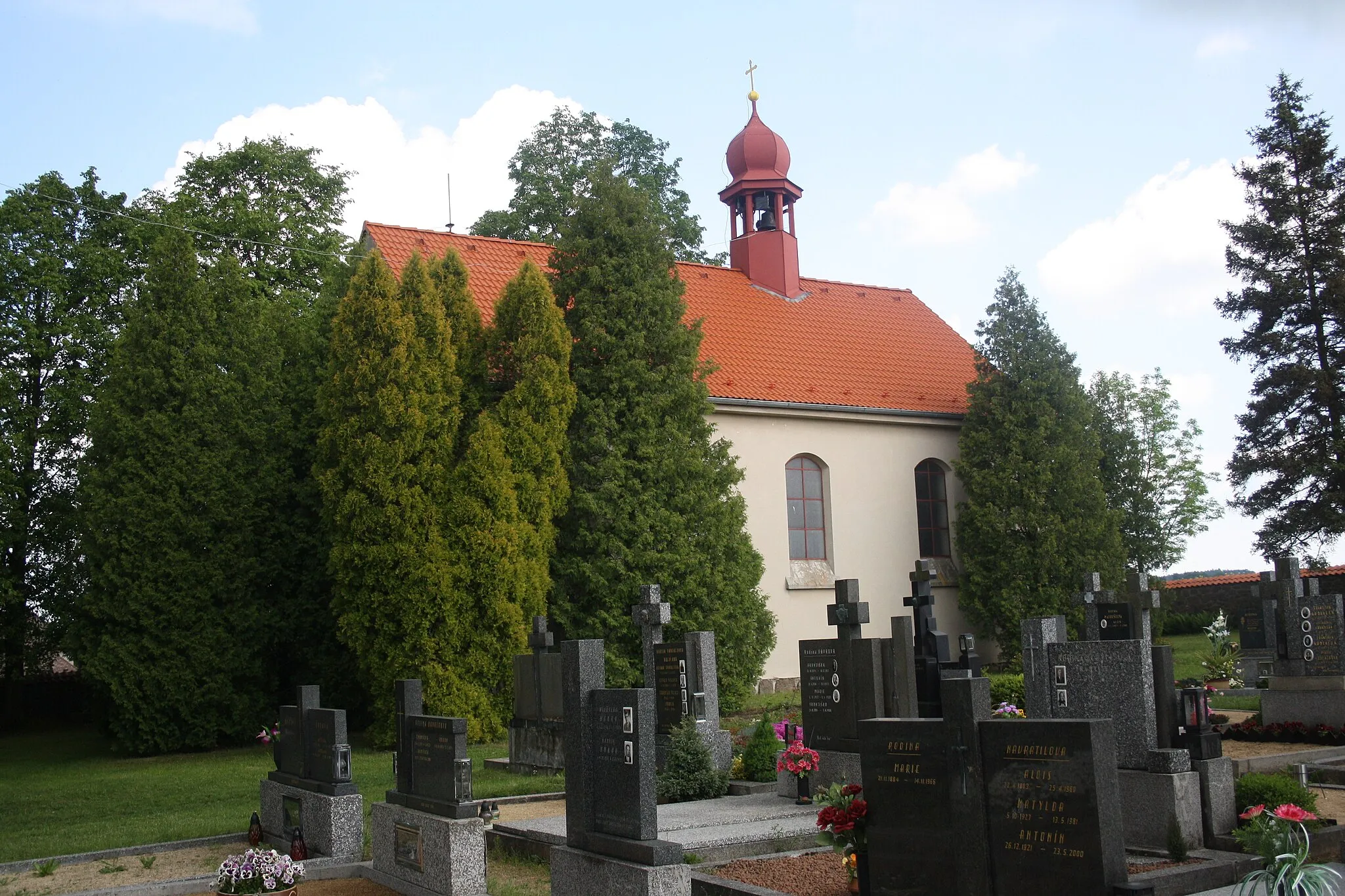 Photo showing: Cemetery chapel in Kožichovice, Czech Republic.
