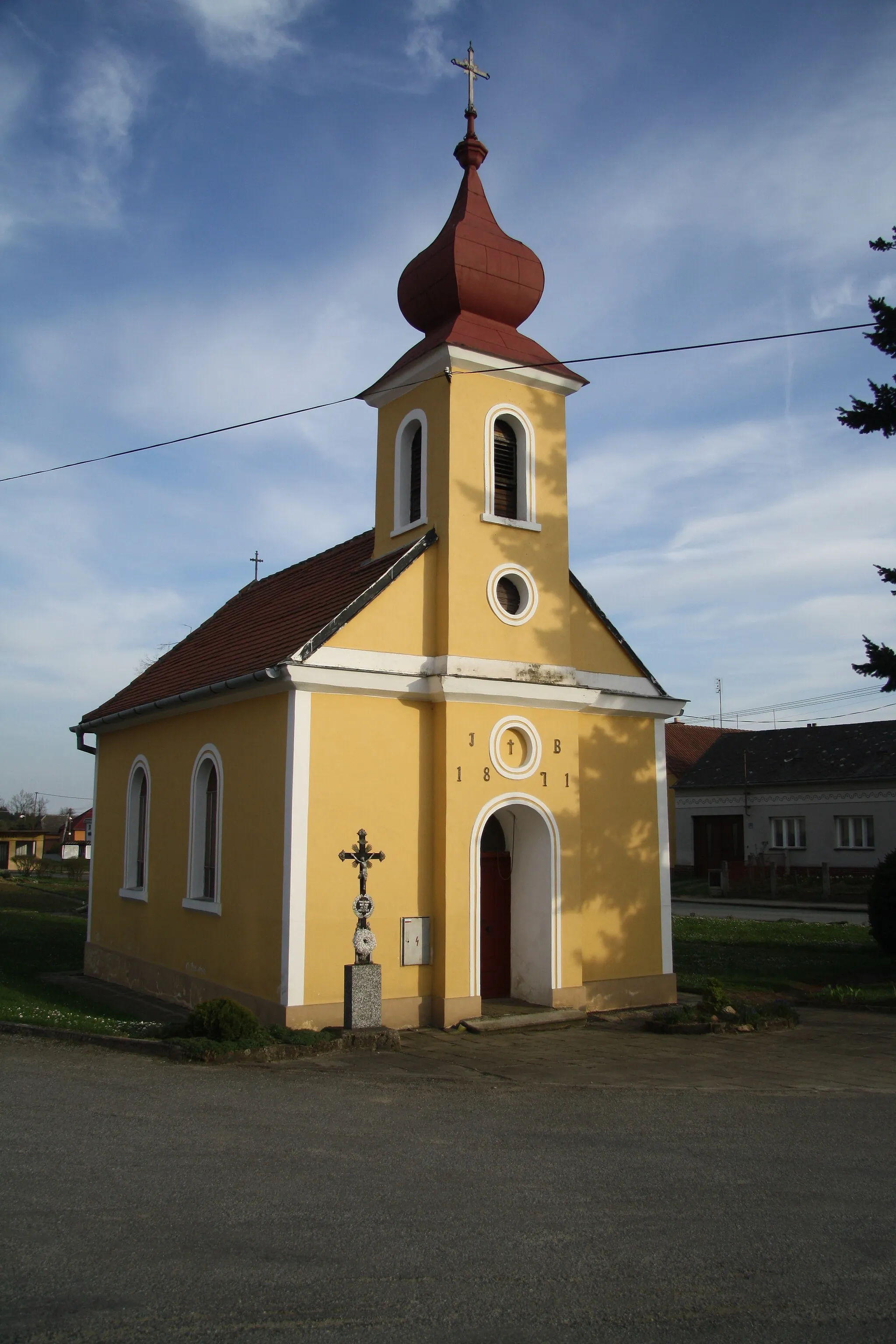 Photo showing: Overview of chapel of Saint Joseph in Komárovice, Třebíč District.