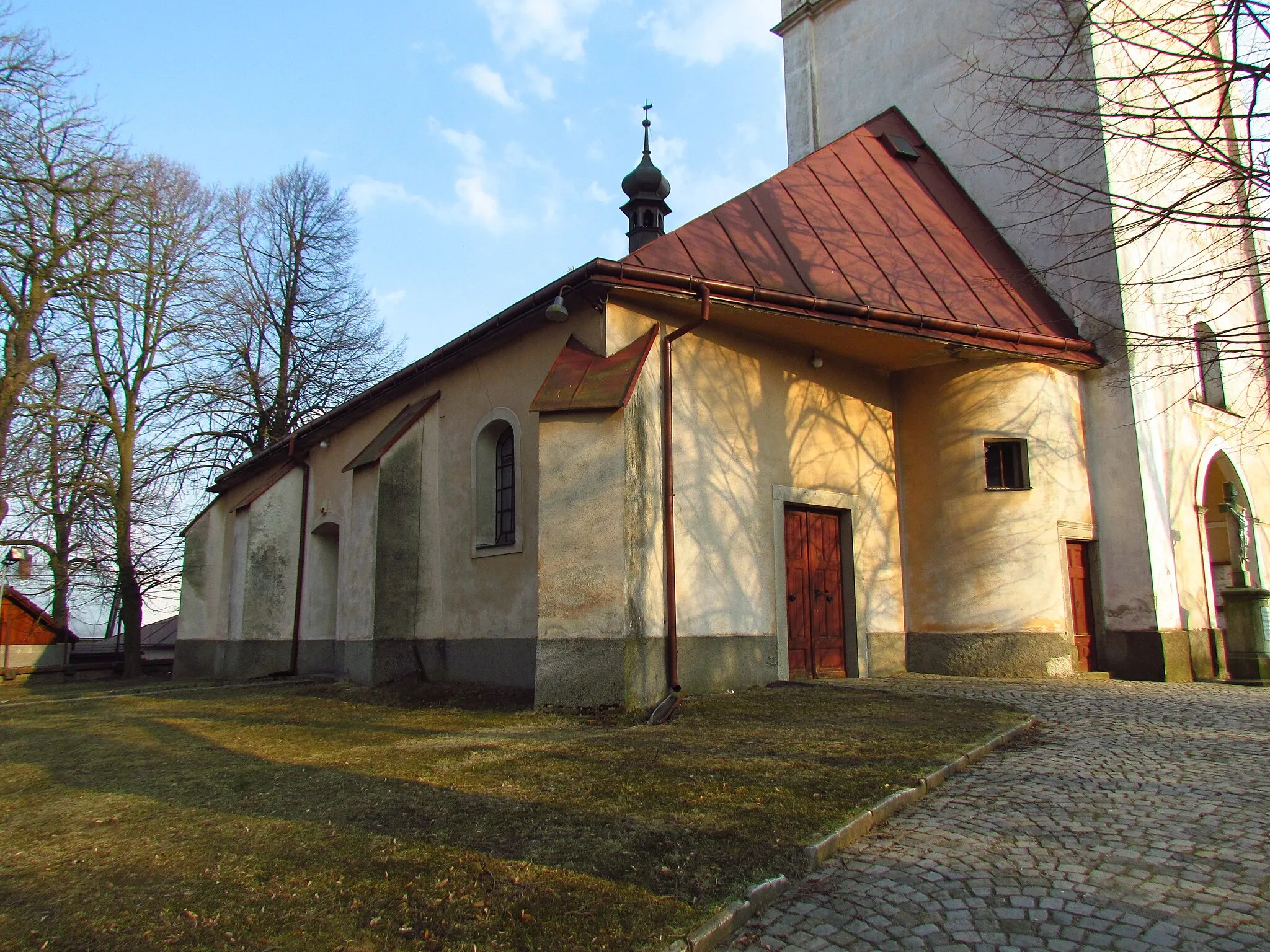 Photo showing: Side part of Church of Saint Giles in Heraltice, Třebíč District.