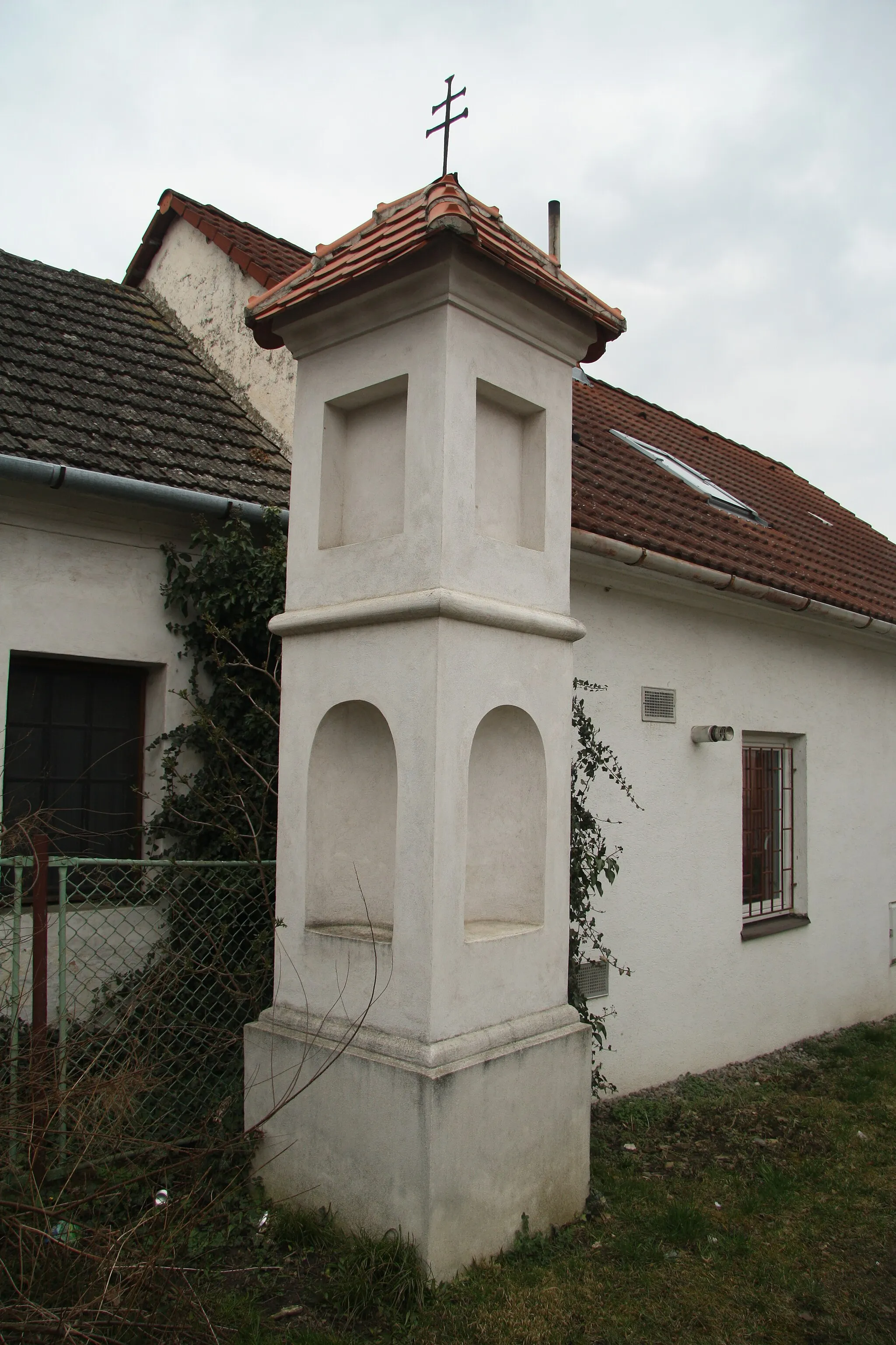 Photo showing: Wayside shrines in Dalešice, Třebíč District.