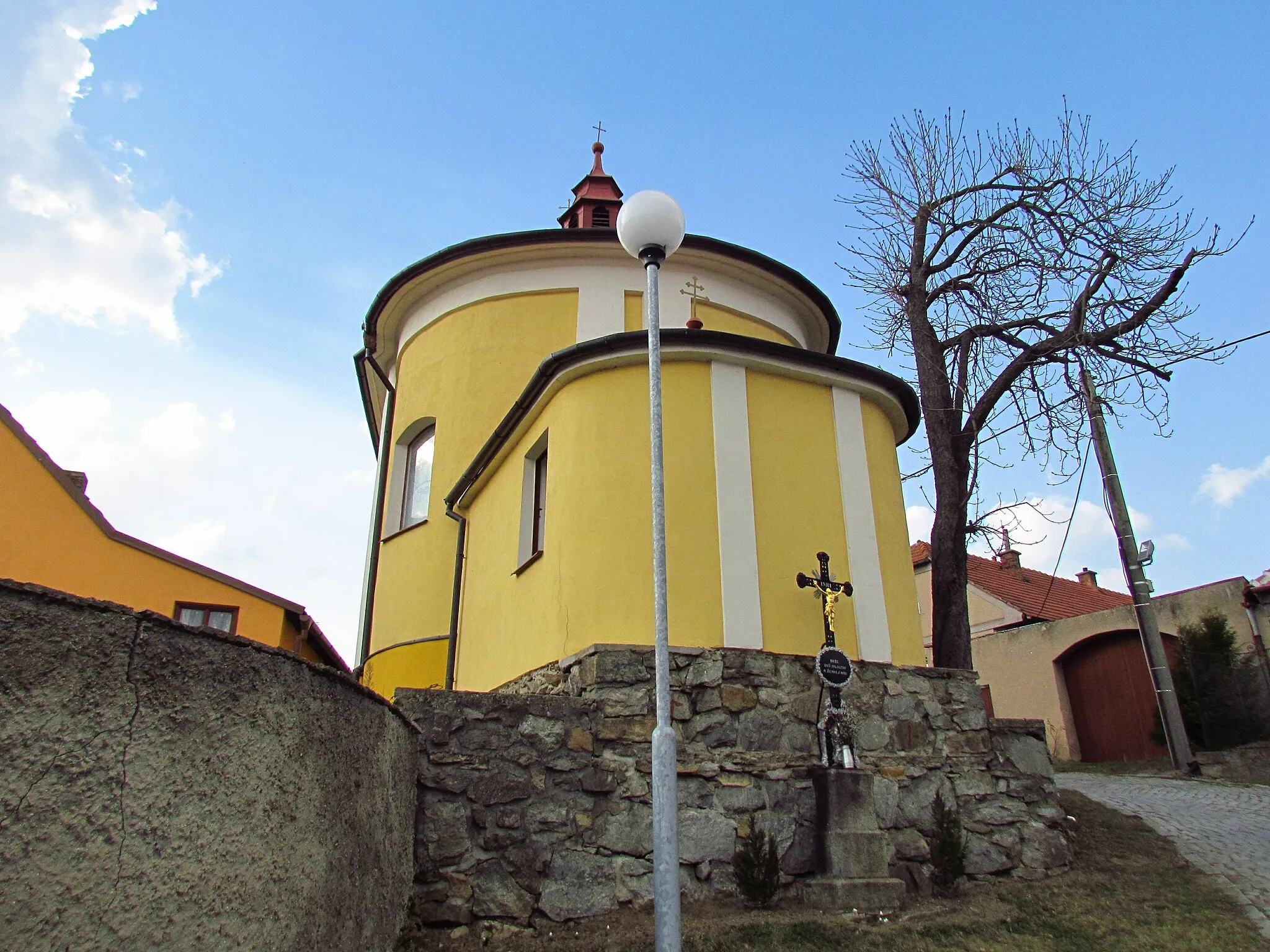 Photo showing: Back view of Chapel of Saints Cyril and Methodius in Chlístov, Třebíč District.