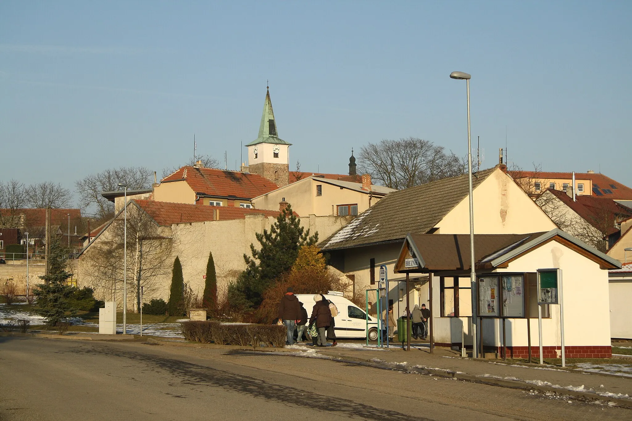 Photo showing: Center of village with Church of the Assumption in Březník, Třebíč District.