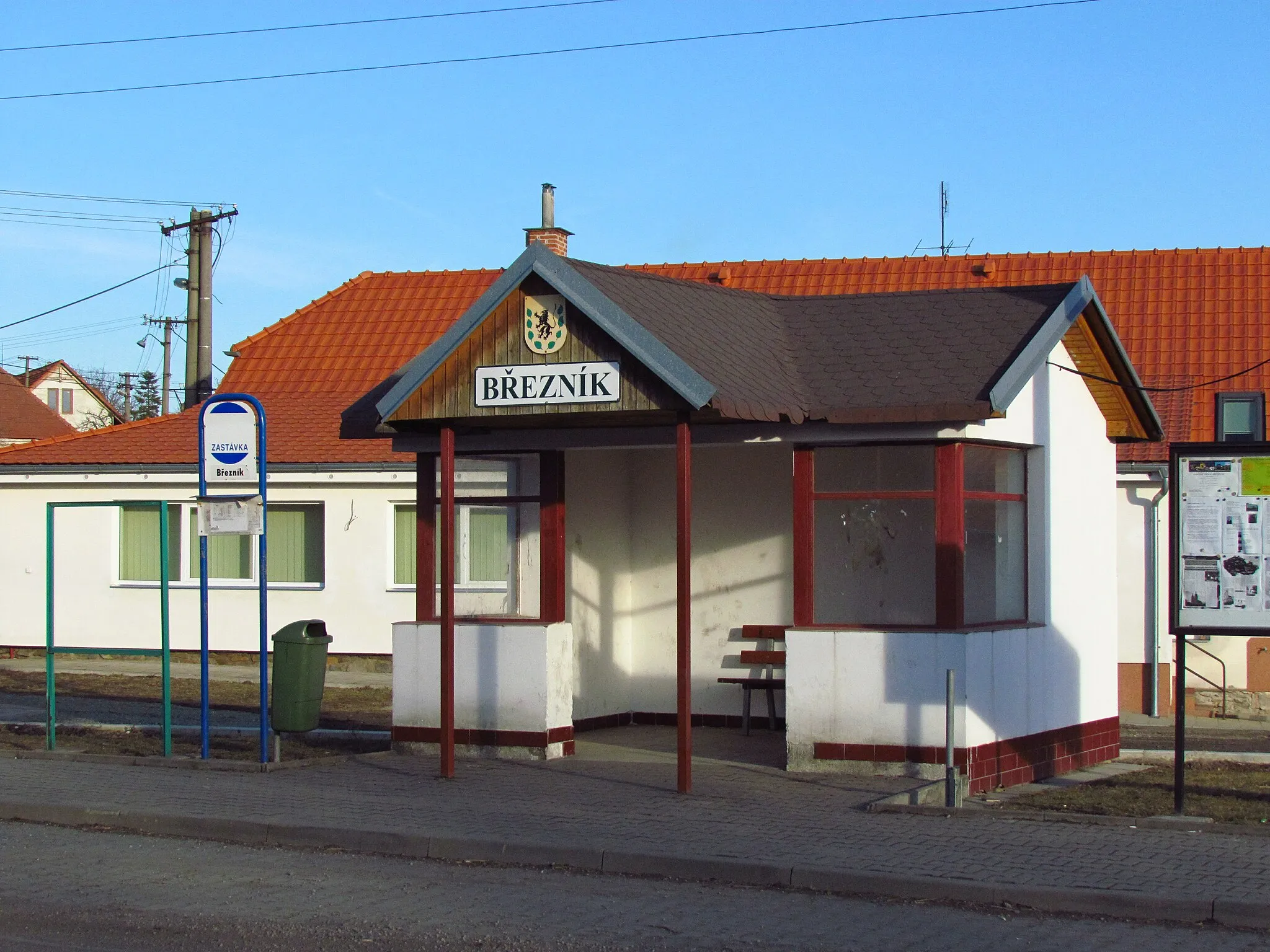Photo showing: Bus stop in Březník, Třebíč District.