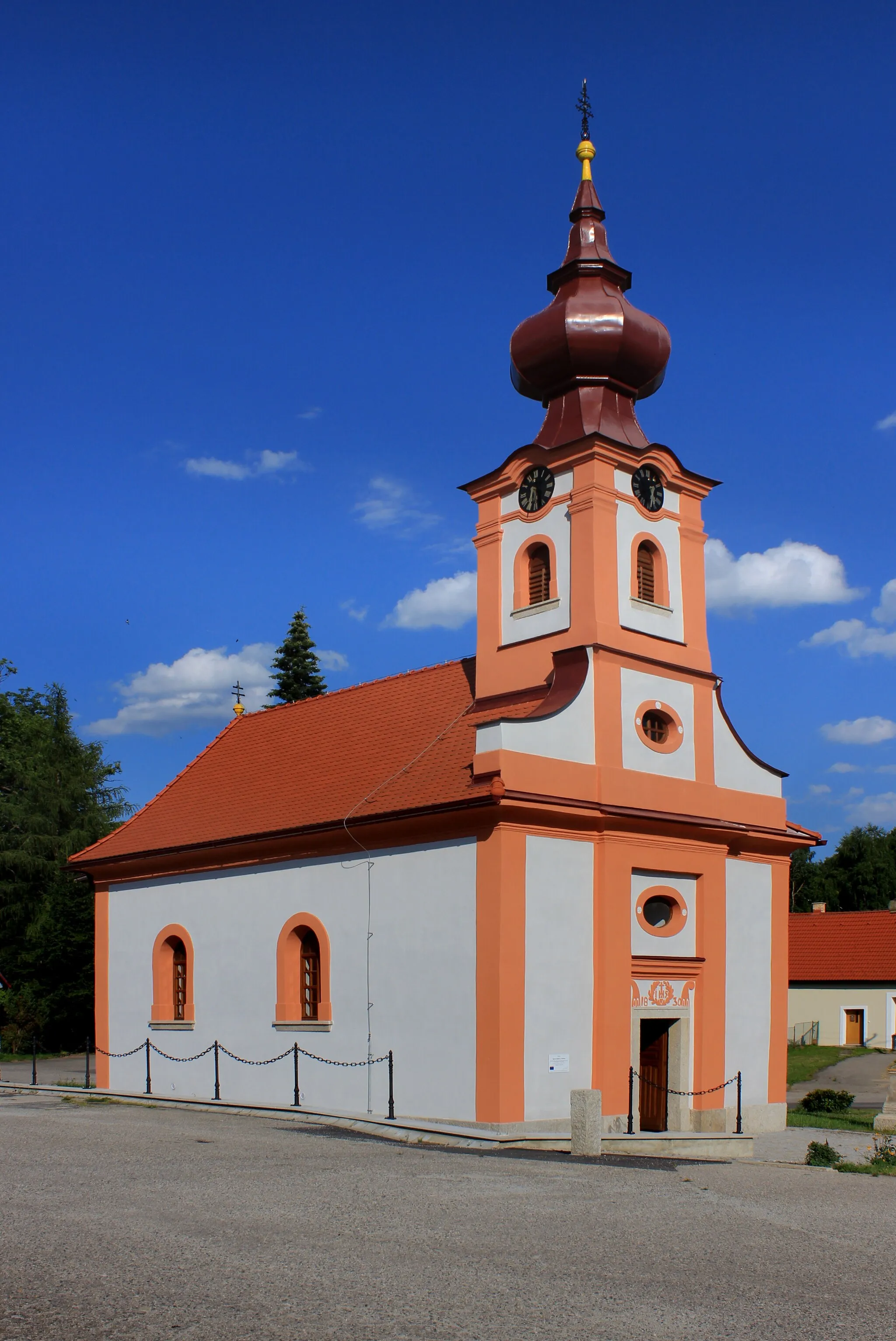 Photo showing: Chapel in Lomy, part of Člunek, Czech Republic.