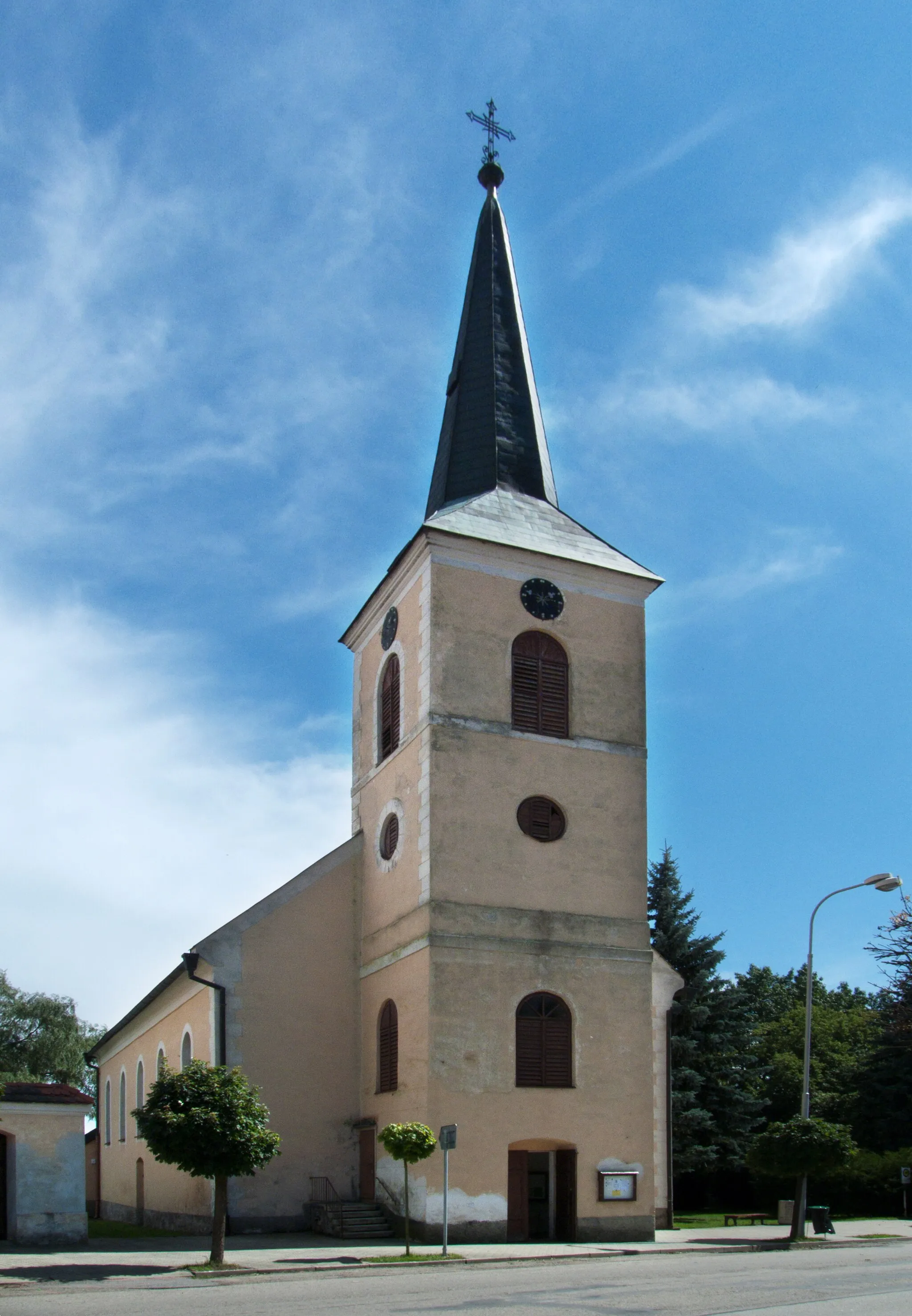 Photo showing: Assumption of the Virgin Church in the town of Nová Včelnice, Jindřichův Hradec District, Czech Republic