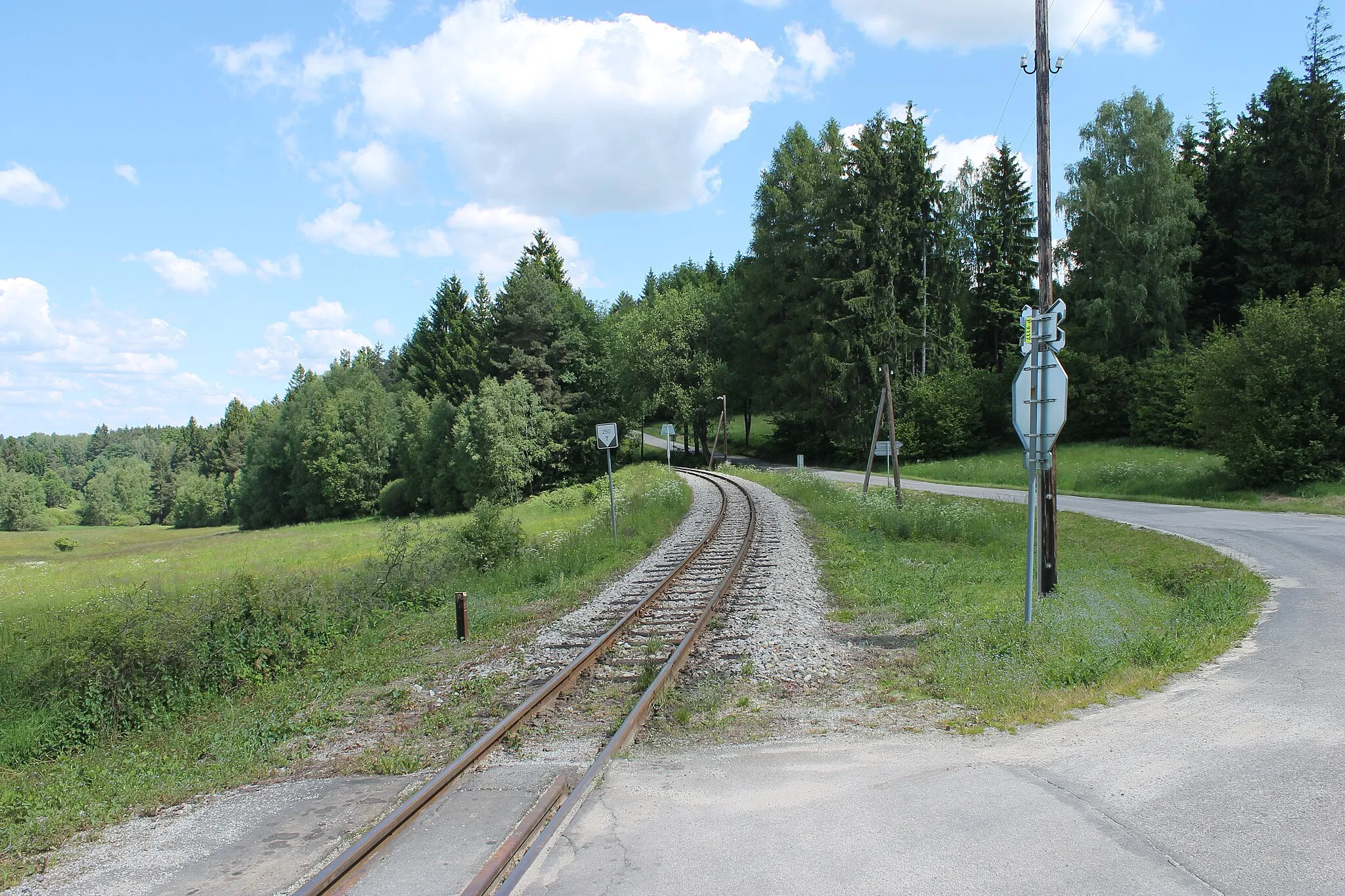 Photo showing: Senotín train station