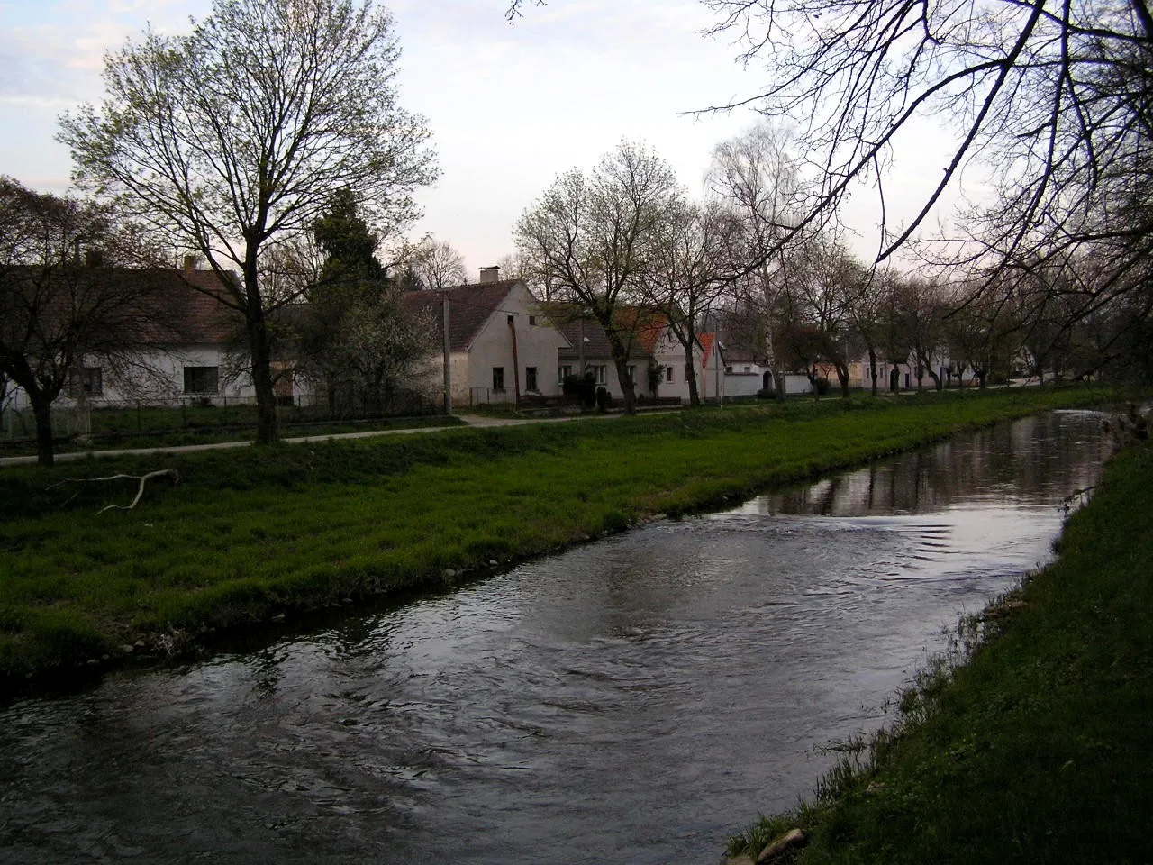Photo showing: Obec Lásenice v okrese Jindřichův Hradec, řeka Nežárka