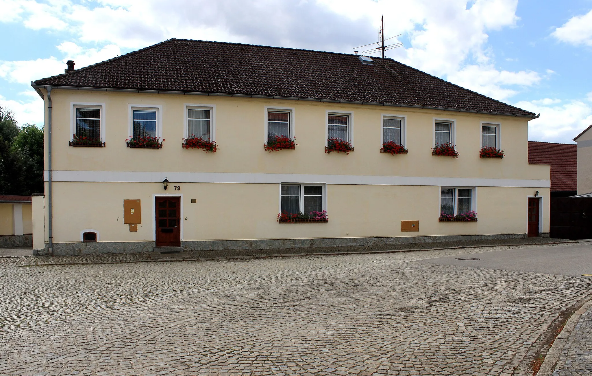 Photo showing: House No 73 in Jarošov nad Nežárkou, Czech Republic.