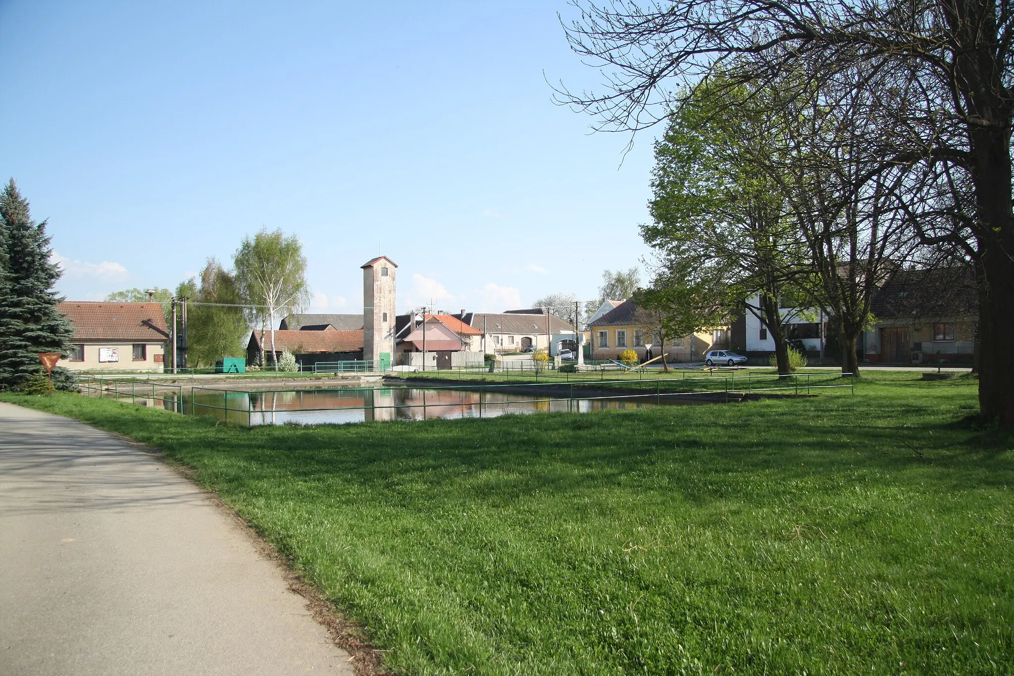 Photo showing: Center of Ostojkovice, Budíškovice, Jindřichův Hradec District.