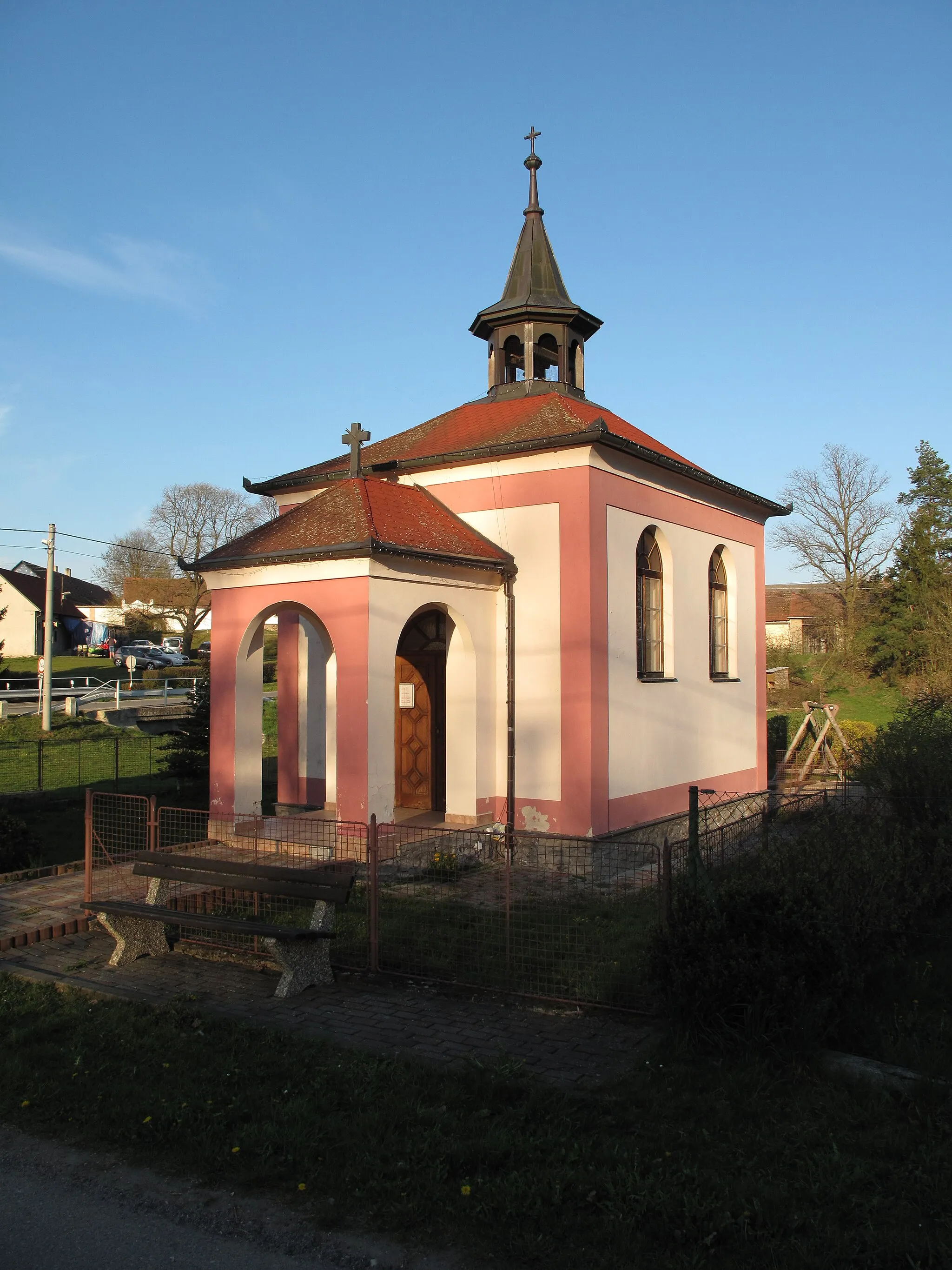 Photo showing: Village chapel in Zhoř u Mladé Vožice.