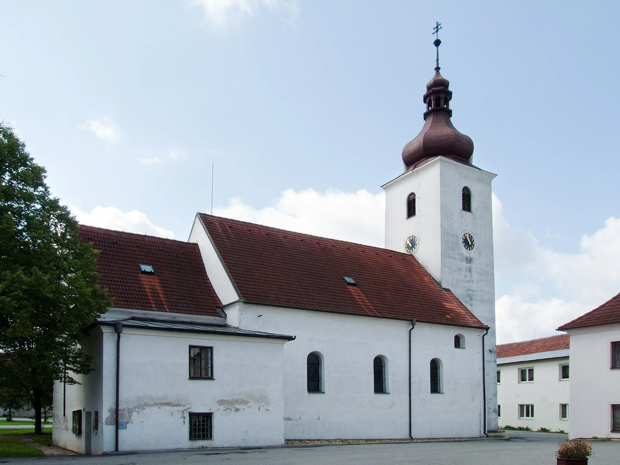 Photo showing: Saint Adalbert of Prague Church in the village of Ratibořské Hory, Tábor District, Czech Republic as seen from the north