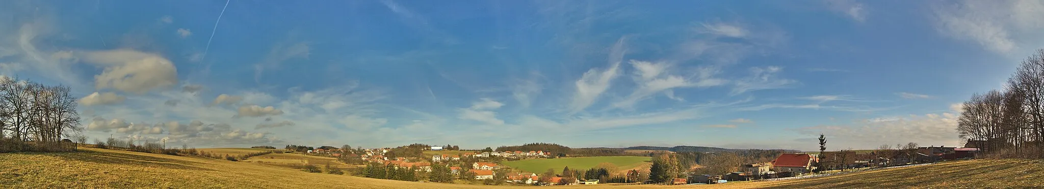 Photo showing: Panoramatický pohled na obec od zemědělského družstva, Lipová, okres Prostějov