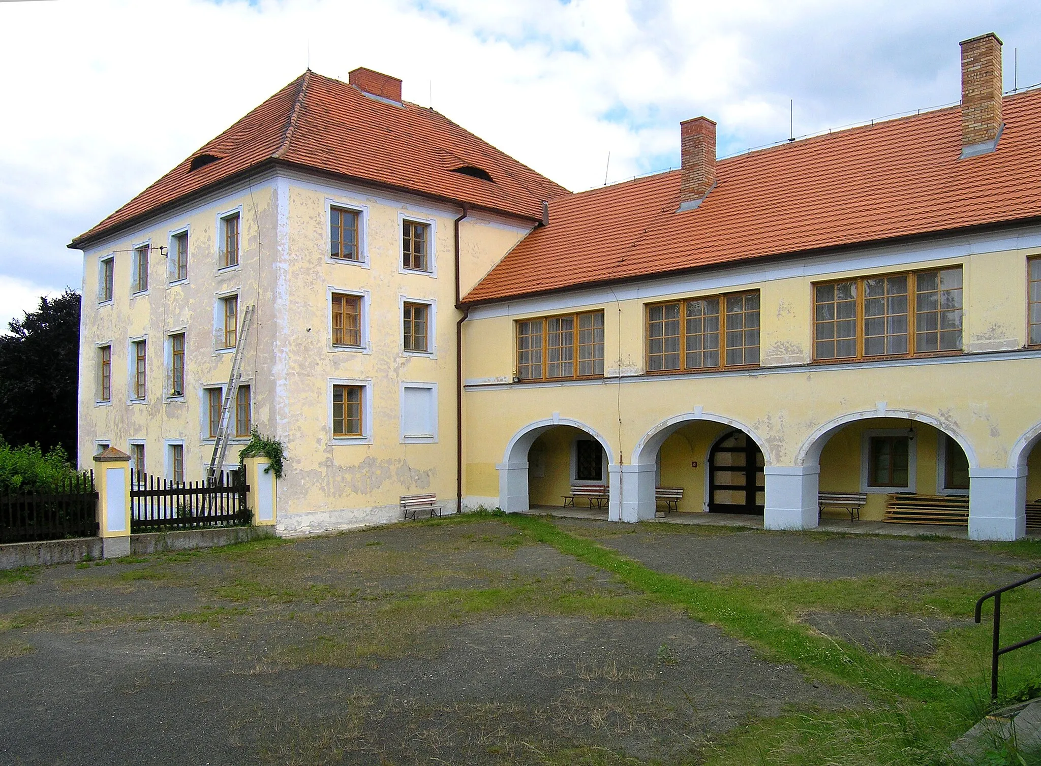 Photo showing: Růžkovy Lhotice Castle, Czech Republic