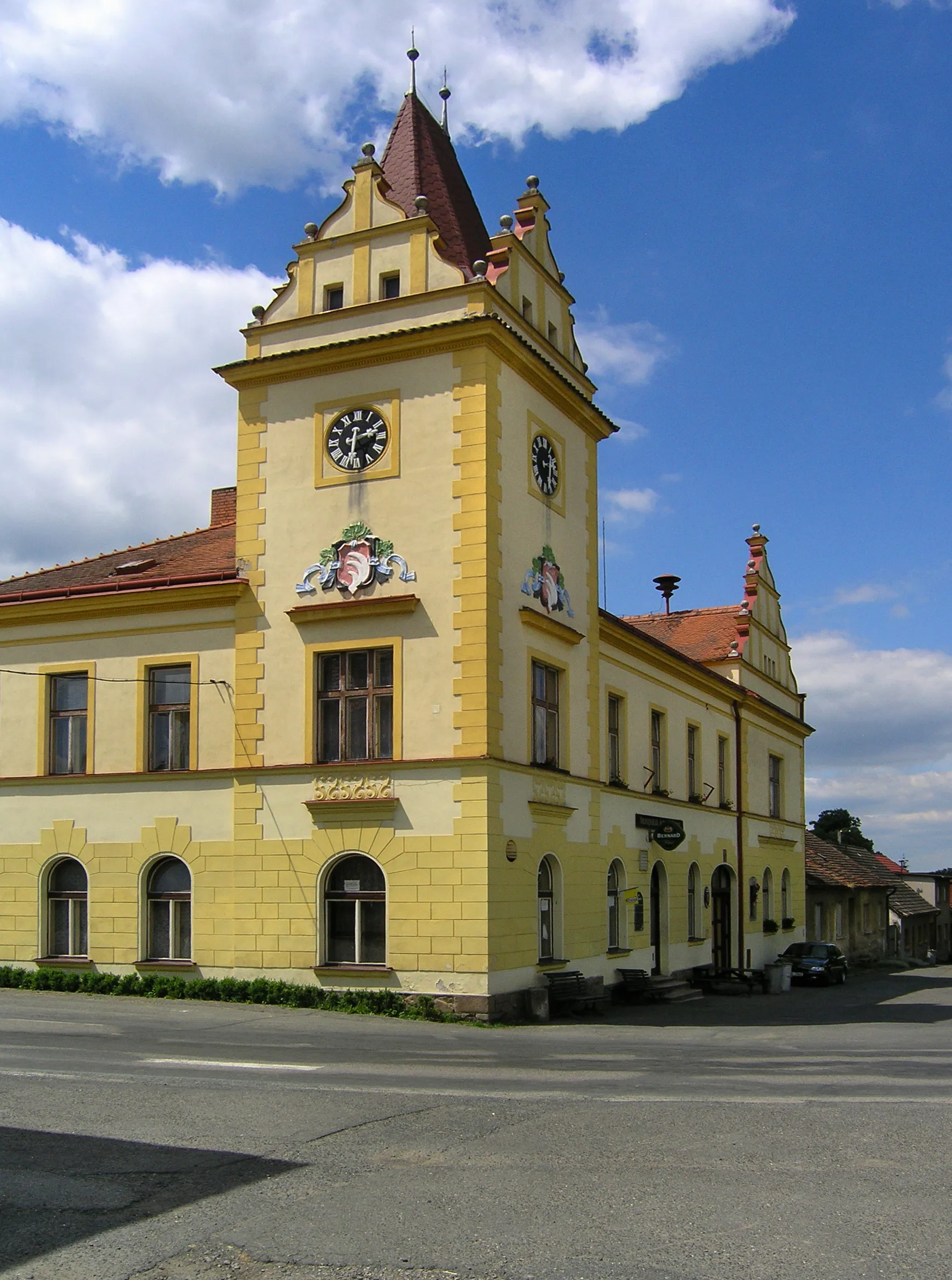 Photo showing: Town hall in Křivosoudov, Czech Republic