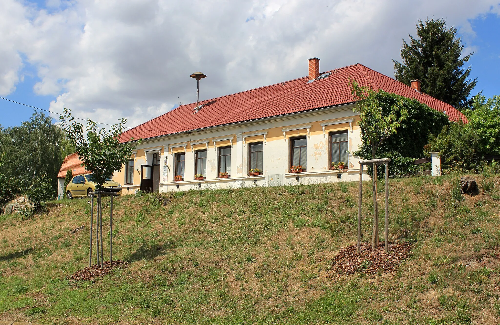 Photo showing: Municipal office in Drobovice, Czech Republic.