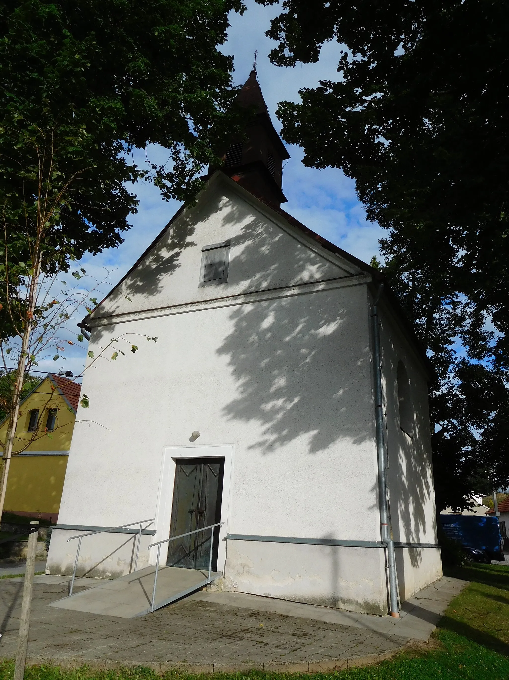 Photo showing: Vilémovice - kaple sv. Petra z Alkantary