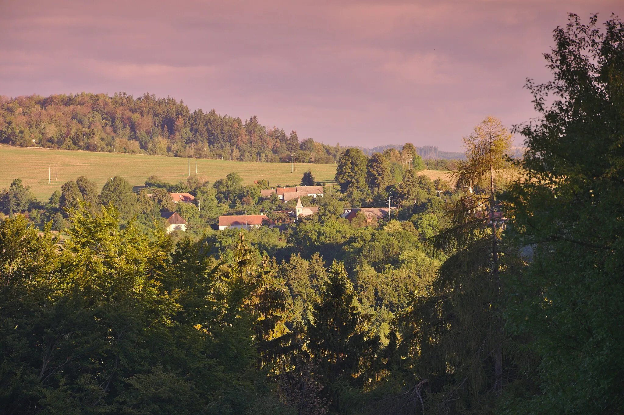 Photo showing: Pohled na obec od jihu, Touboř, Kunštát, okres Blansko