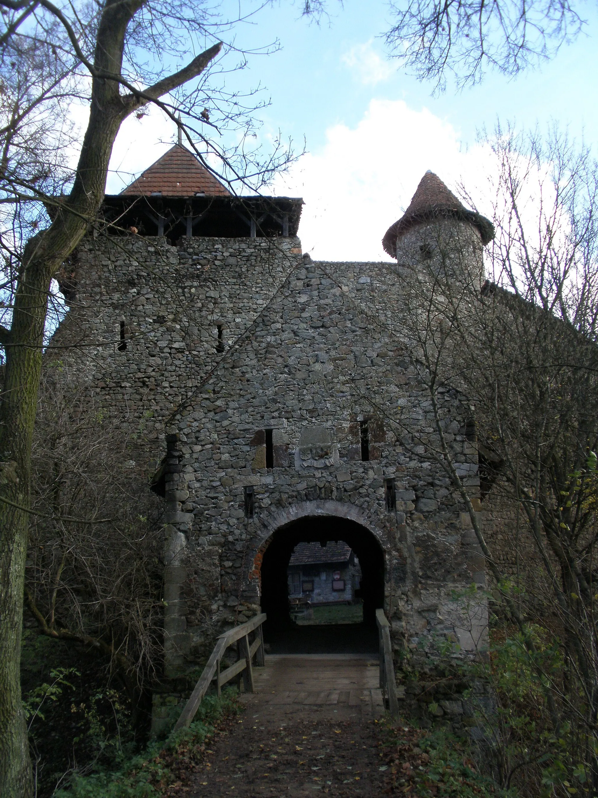 Photo showing: Vstupní portál do Nového hradu
