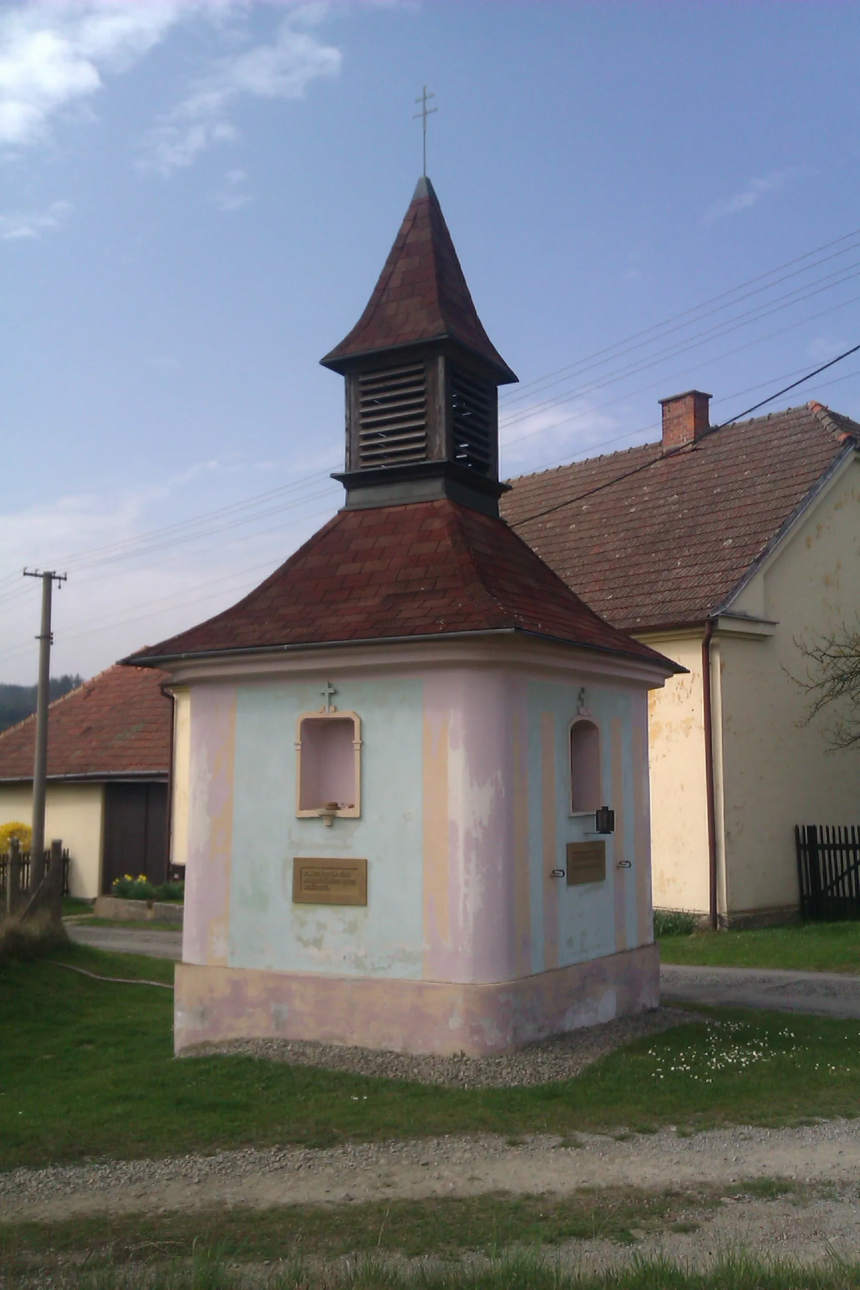 Photo showing: Kaplička v Olešné