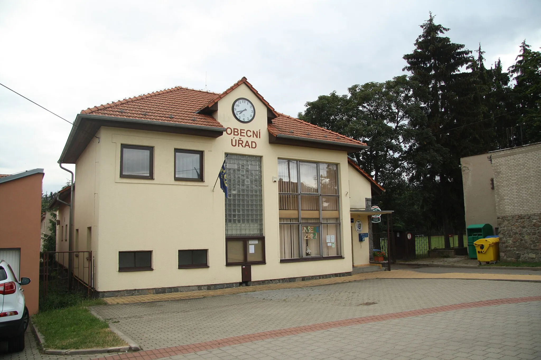 Photo showing: Overview of Municipal office in Říčky, Brno-Country District.