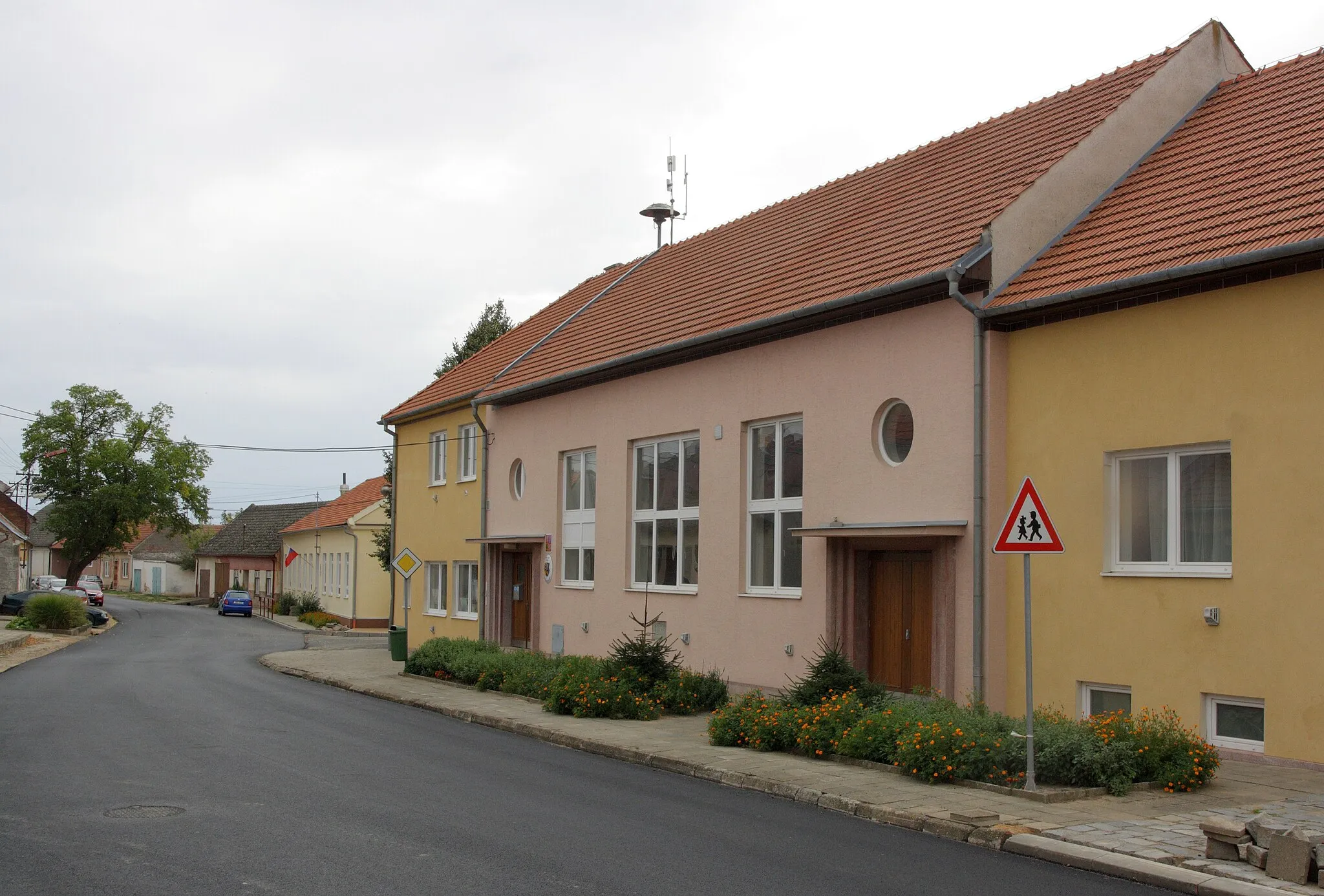 Photo showing: Trboušany - centrum obce a oú.