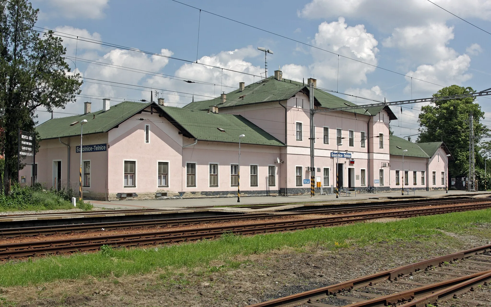 Photo showing: Sokolnice and Telnice in Brno-Country District, Czech republic. Station Sokolnice-Telnice on the line Brno-Přerov.