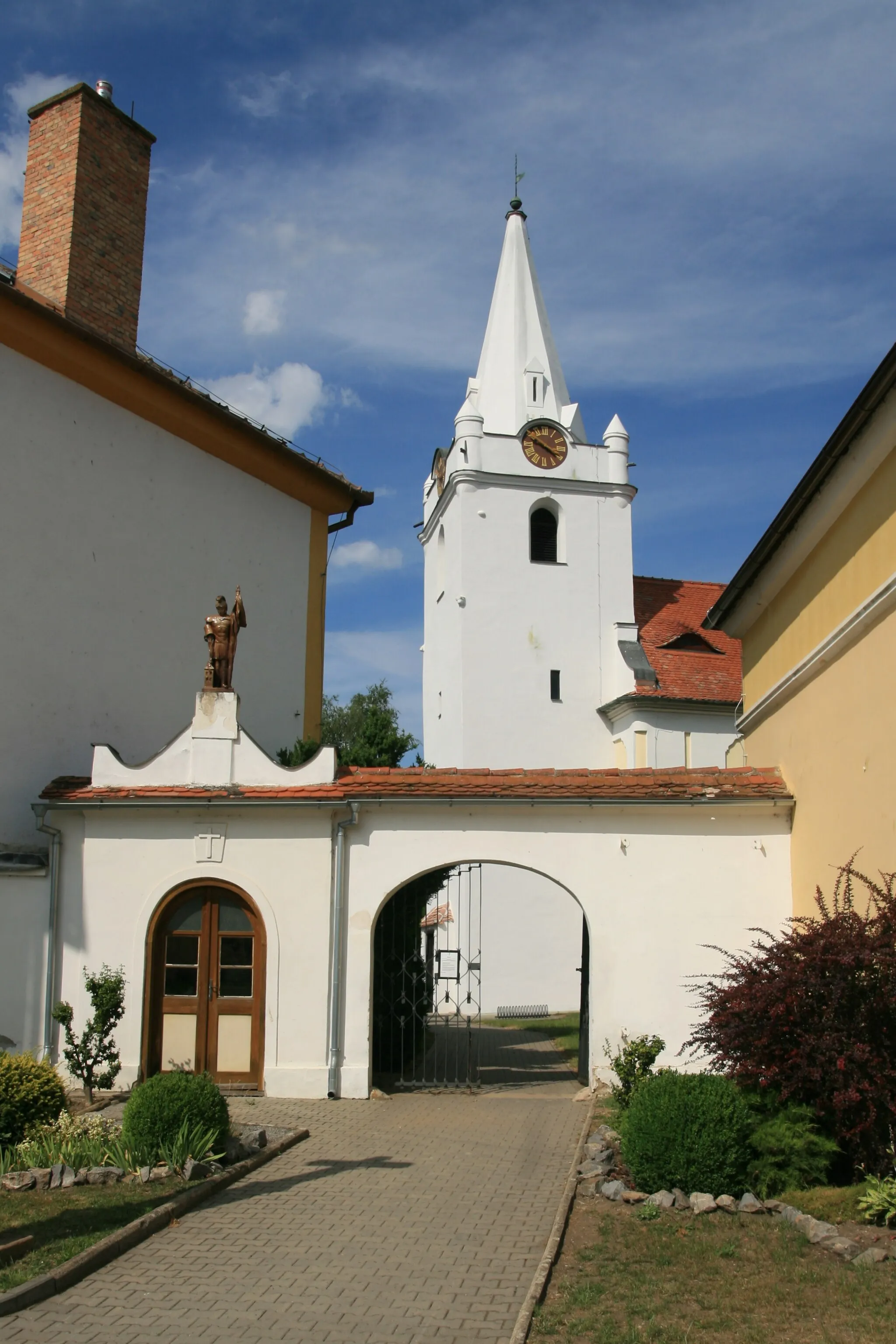 Photo showing: Obec Telnice, Masarykovo náměstí, kostel svatého Jana Křtitele.