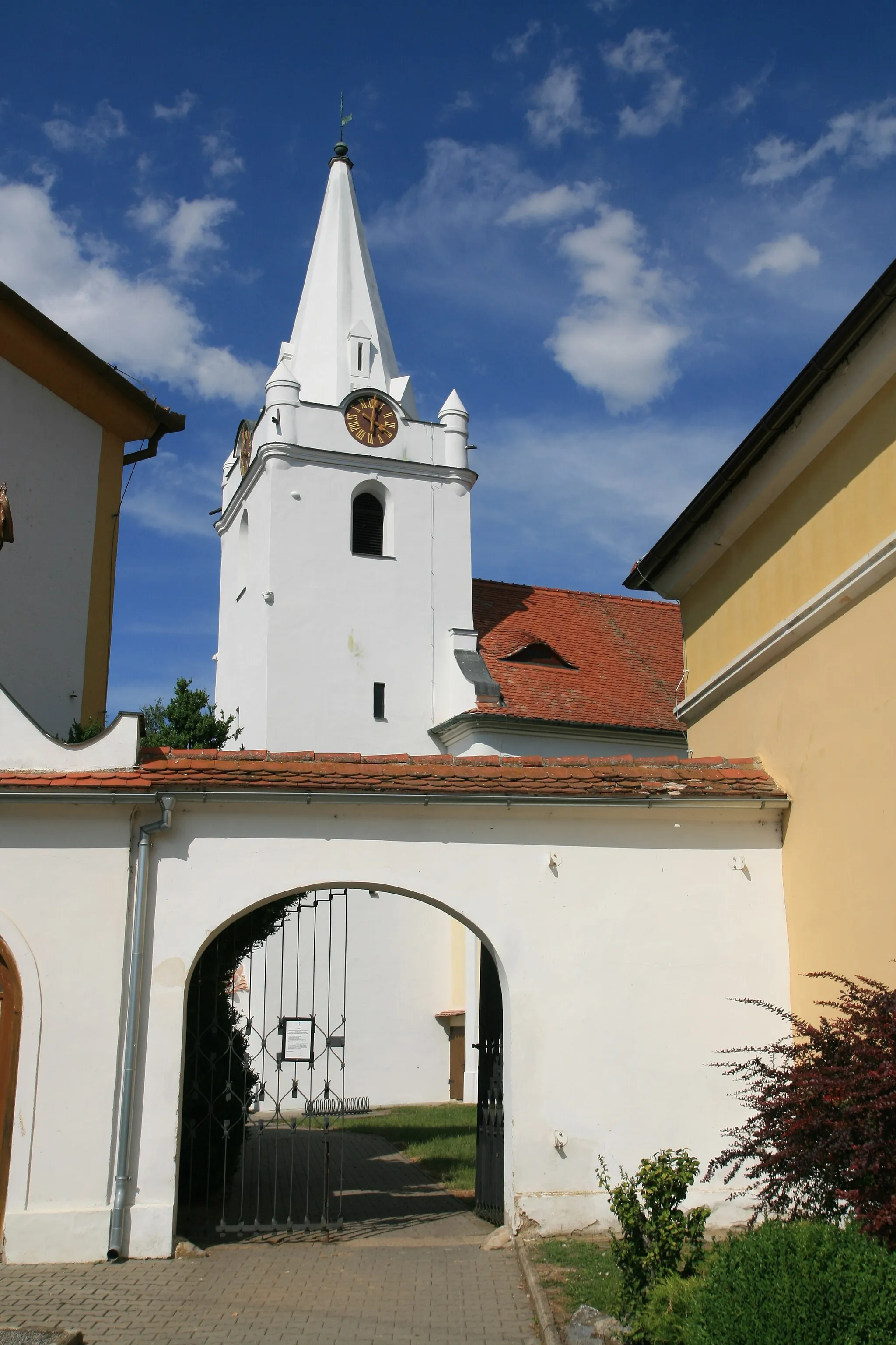 Photo showing: Obec Telnice, Masarykovo náměstí, kostel svatého Jana Křtitele.