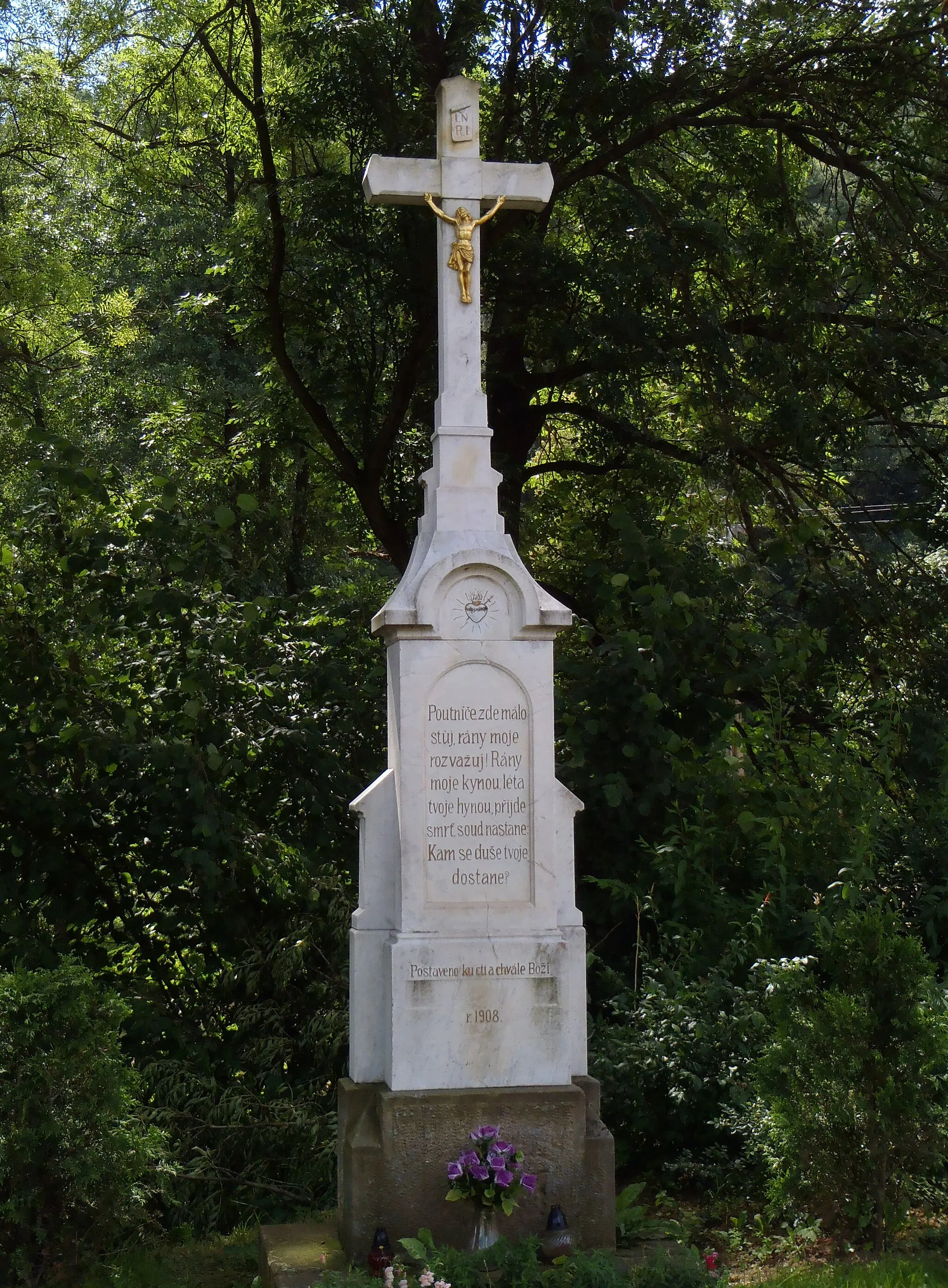 Photo showing: Wayside cross in Skalička in Brno-Venkov district, at the eastern end of village