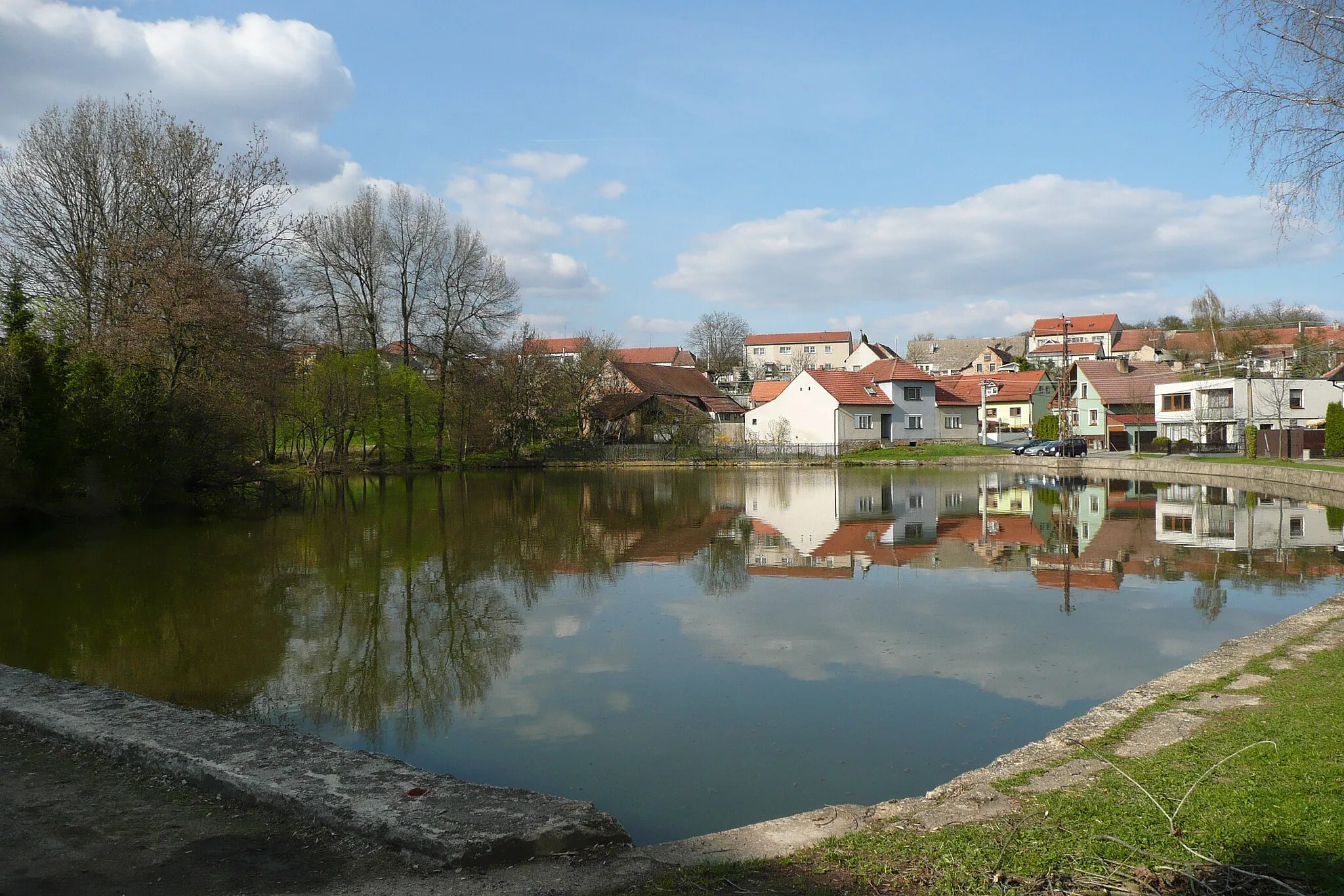 Photo showing: Rudka, pond