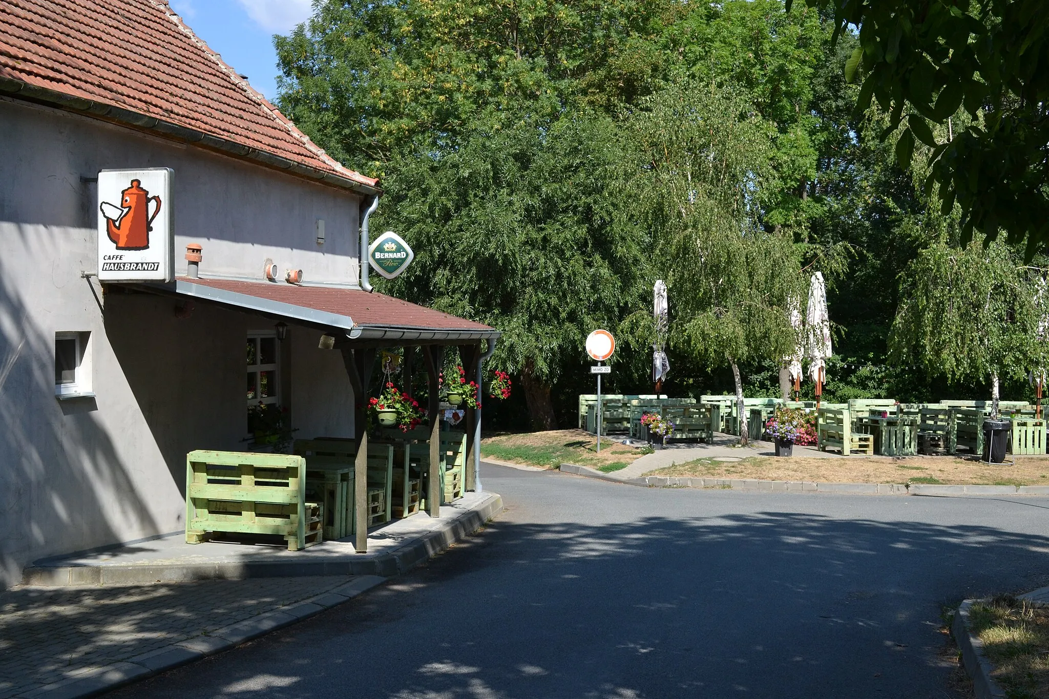 Photo showing: Rebešovice - Kafe A sakra