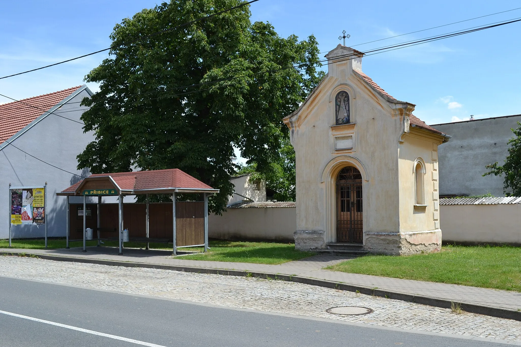 Photo showing: Přibice - kaple sv. Antonína a zastávka