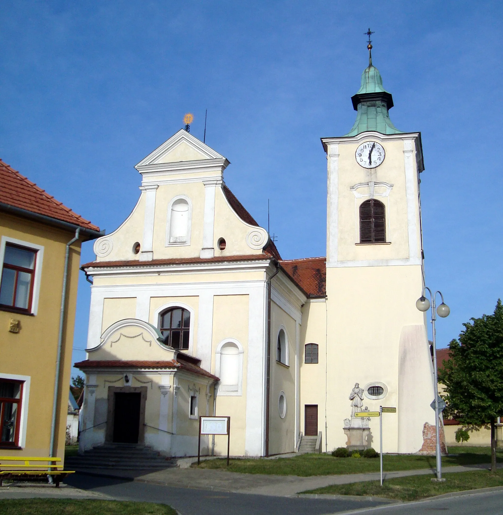 Photo showing: Ostrovačice kostel sv. Jana Křtitele a sv. Václava