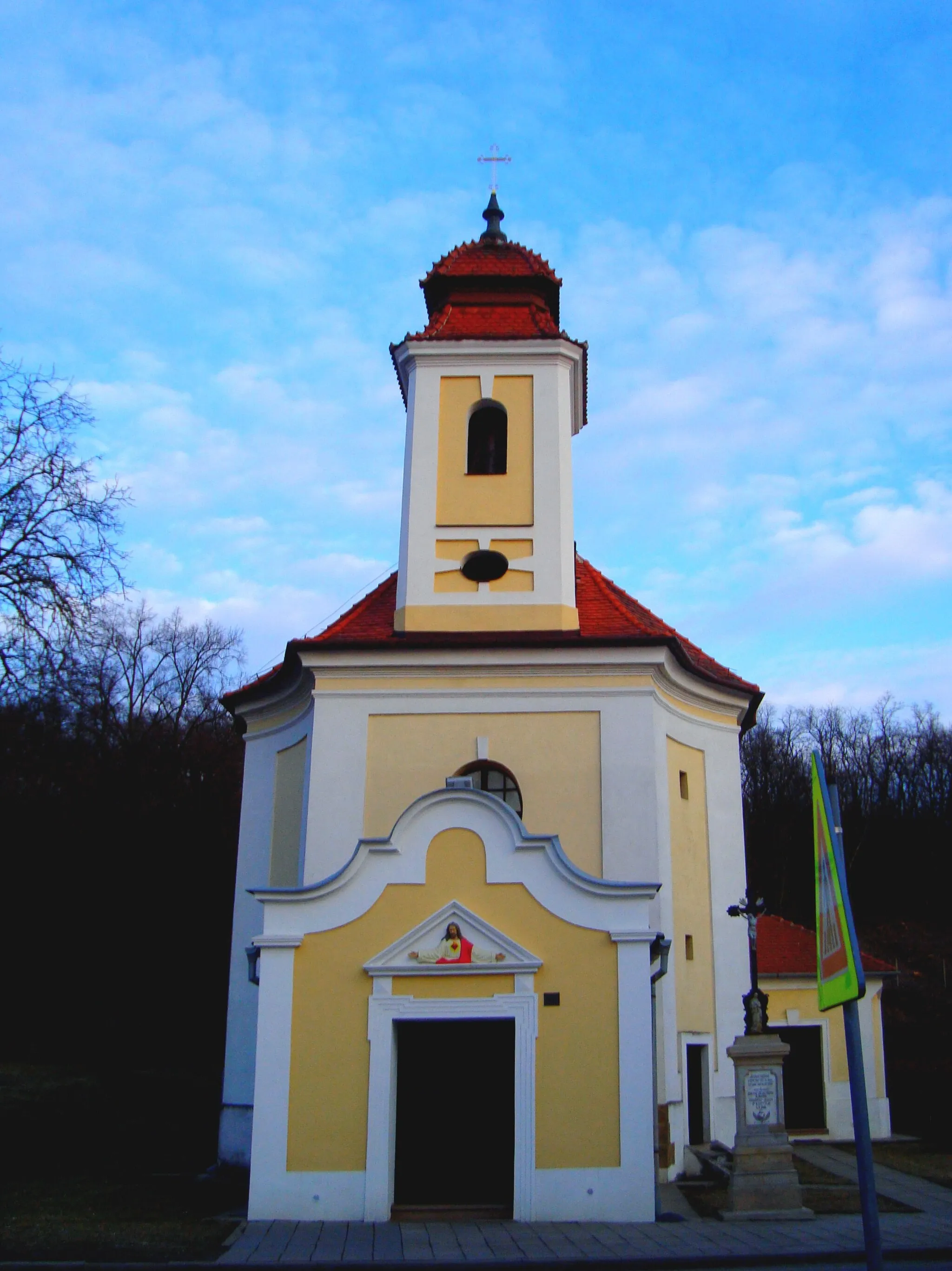 Photo showing: Neslovice kostel Narození Panny Marie
