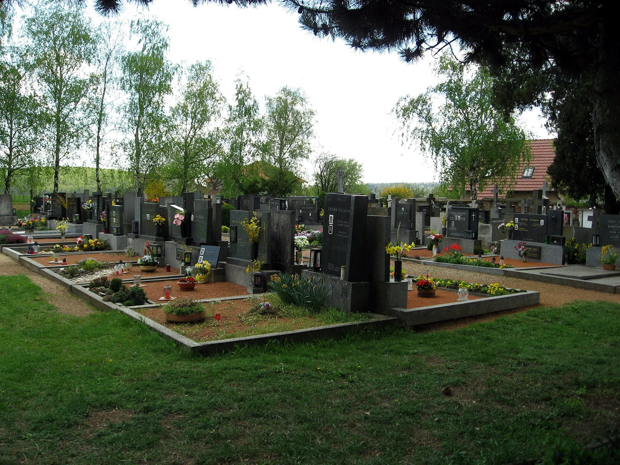 Photo showing: Nebovidy, hřbitov