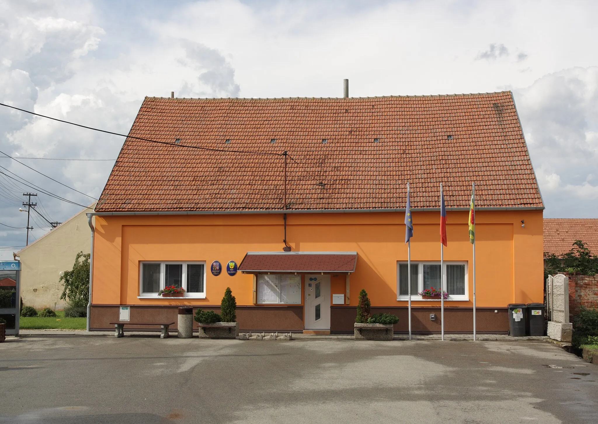 Photo showing: Malešovice - obecní úřad.