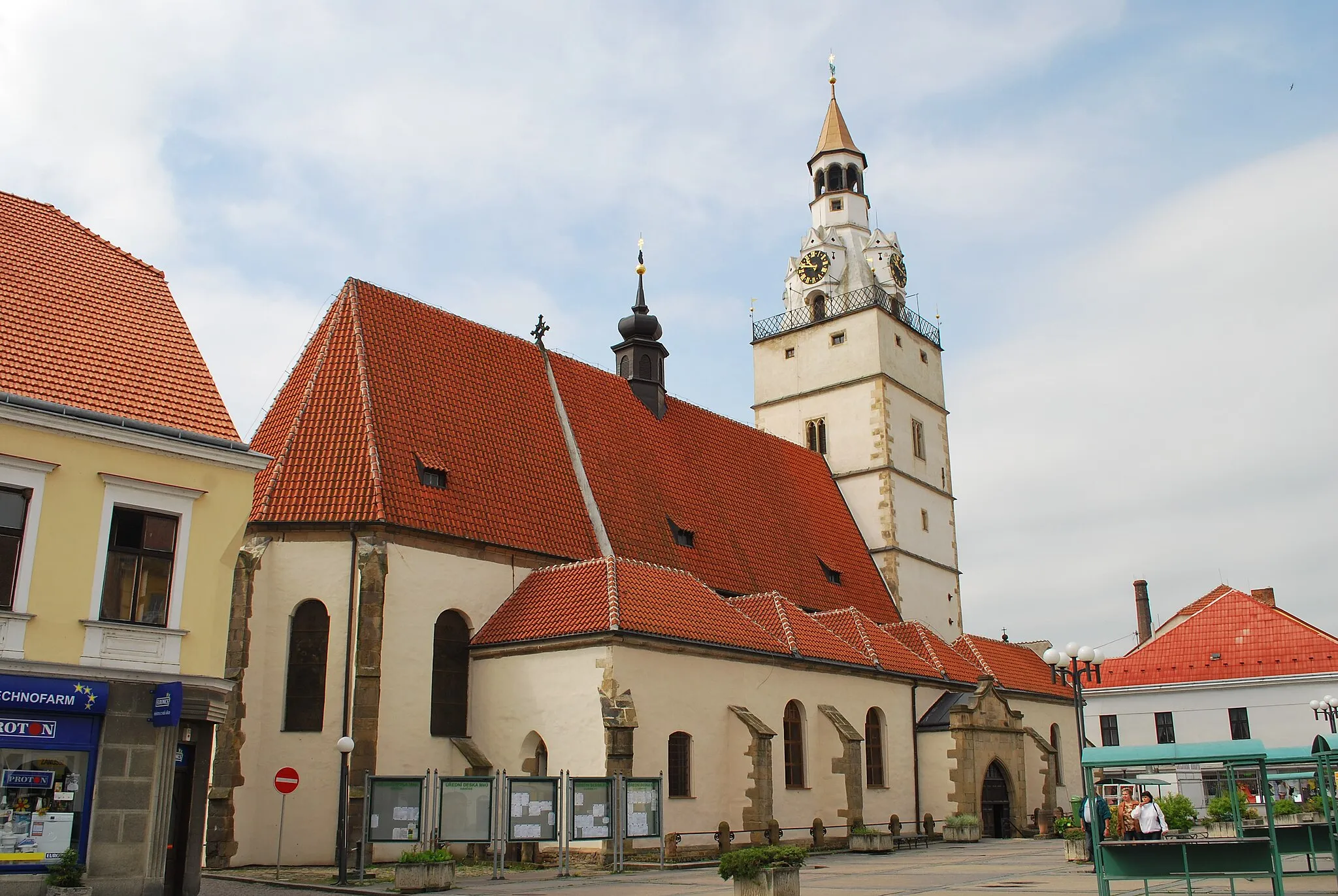 Photo showing: Ivančice in Brno-Country District, Czech Republic. Square Palackého náměstí, Parish Church of the Assumption.