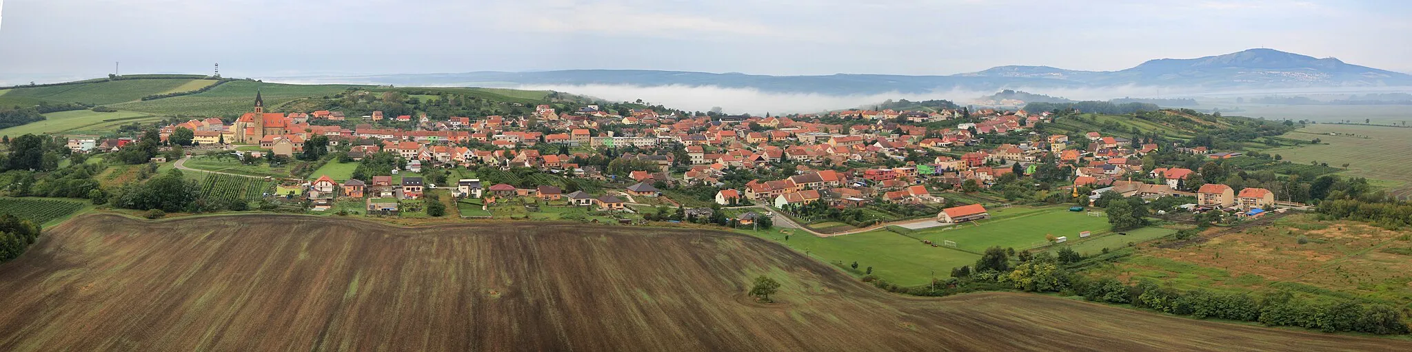 Photo showing: Panoramatický letecký snímek obce Zaječí.