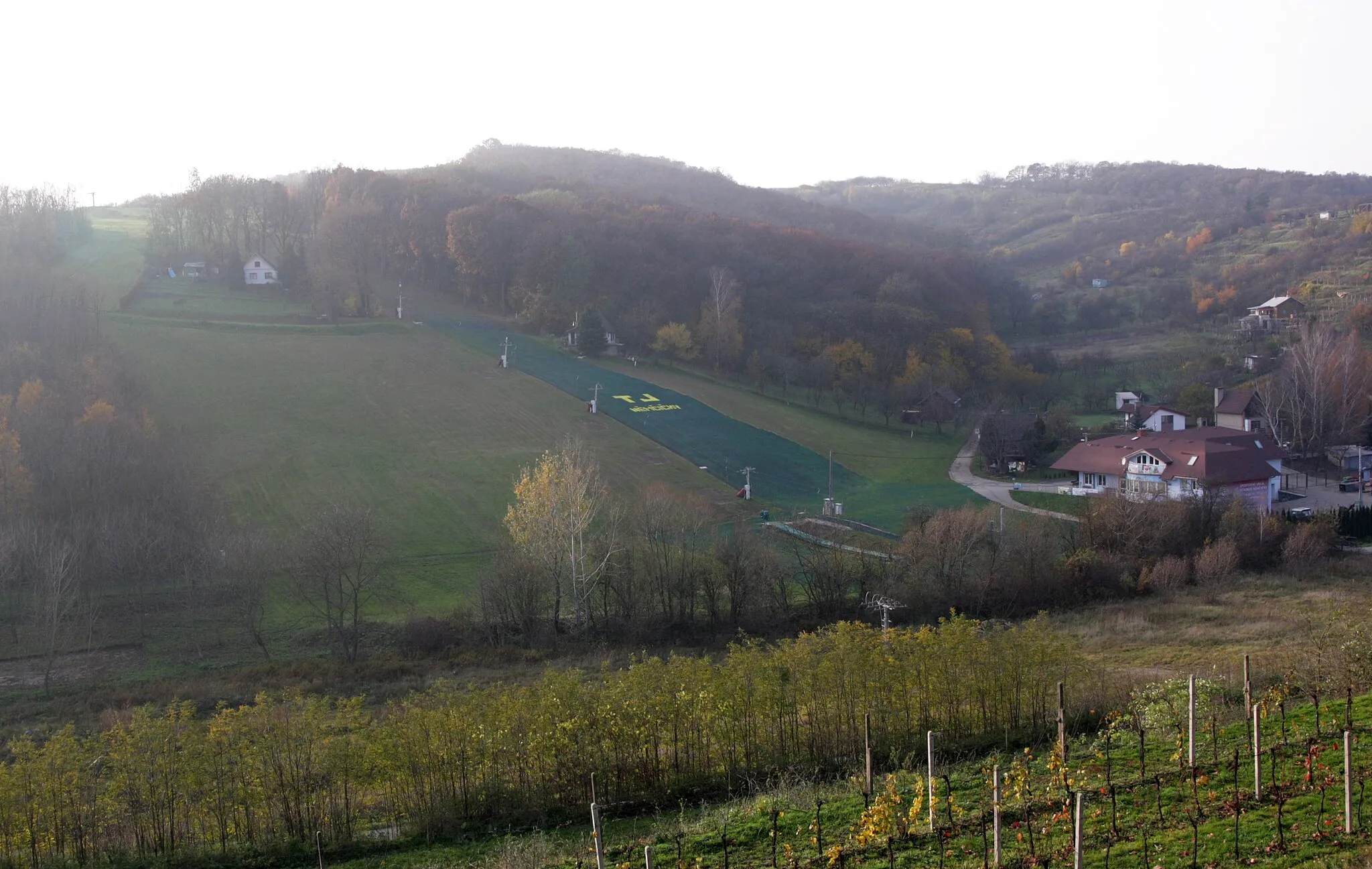 Photo showing: Němčičky - lyžařský svah.