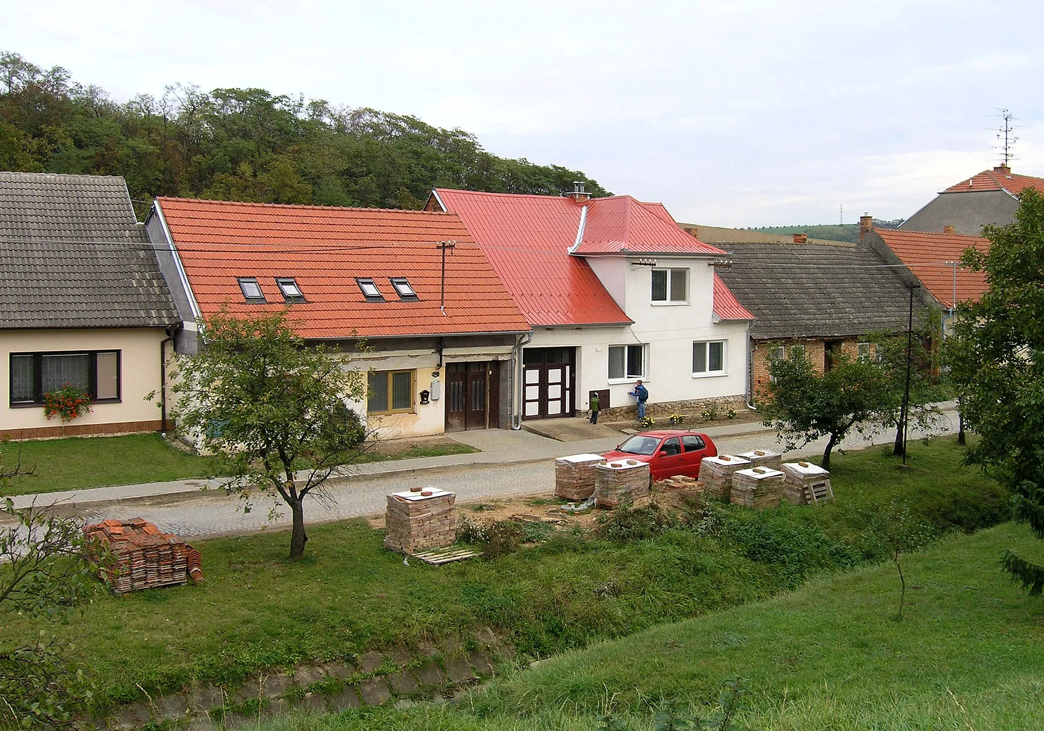 Photo showing: South part of Horní Bojanovice village, Czech Republic