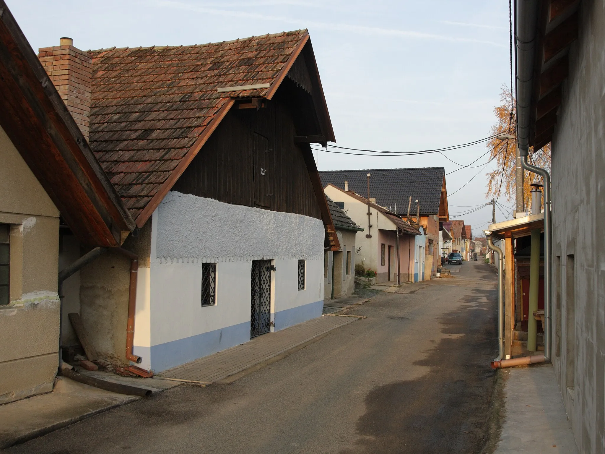Photo showing: Bořetice, Kraví hora - vinné sklepy.