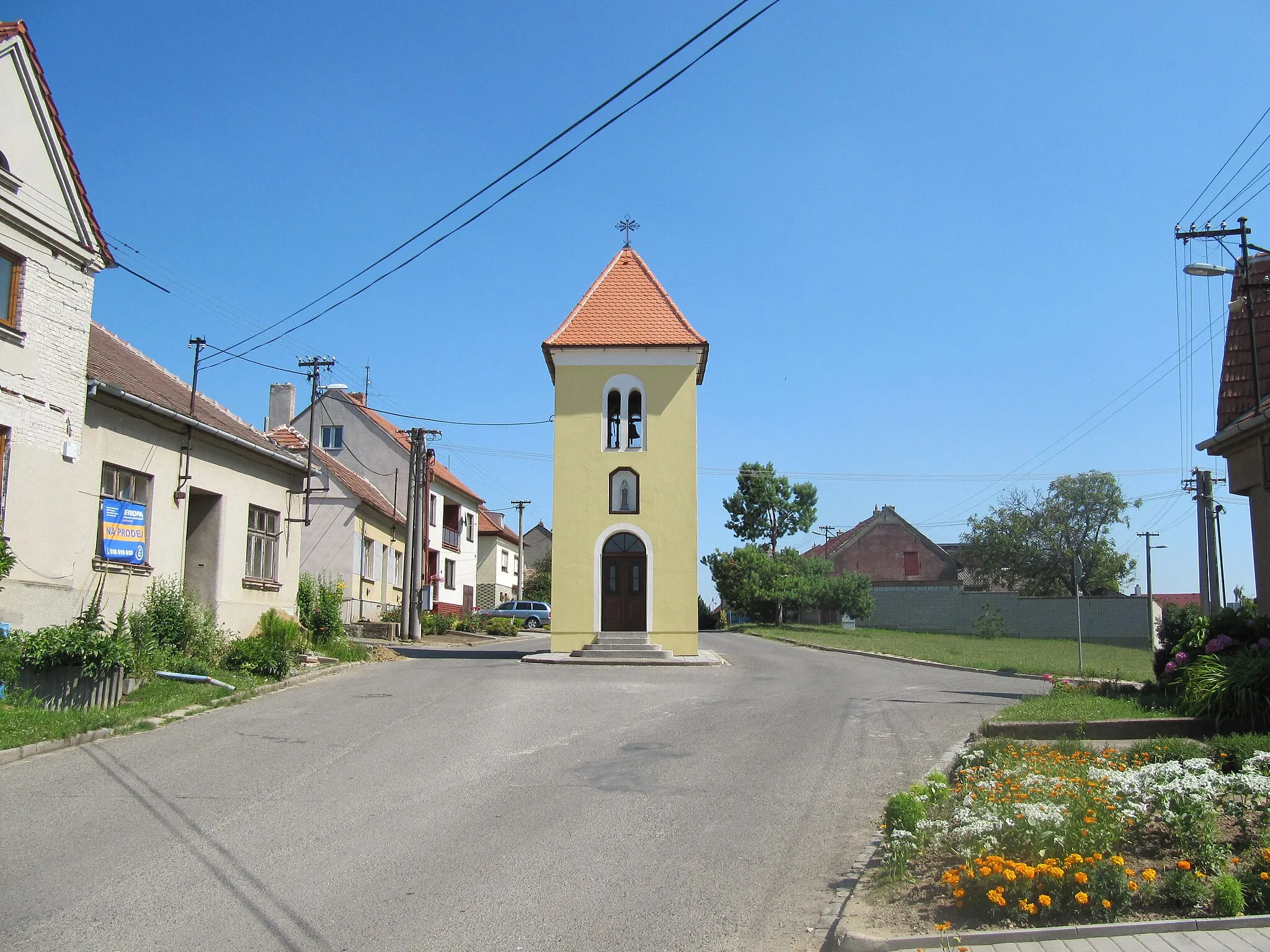 Photo showing: Starý Poddvorov in Hodonín District, Czech Republic. Belfry.