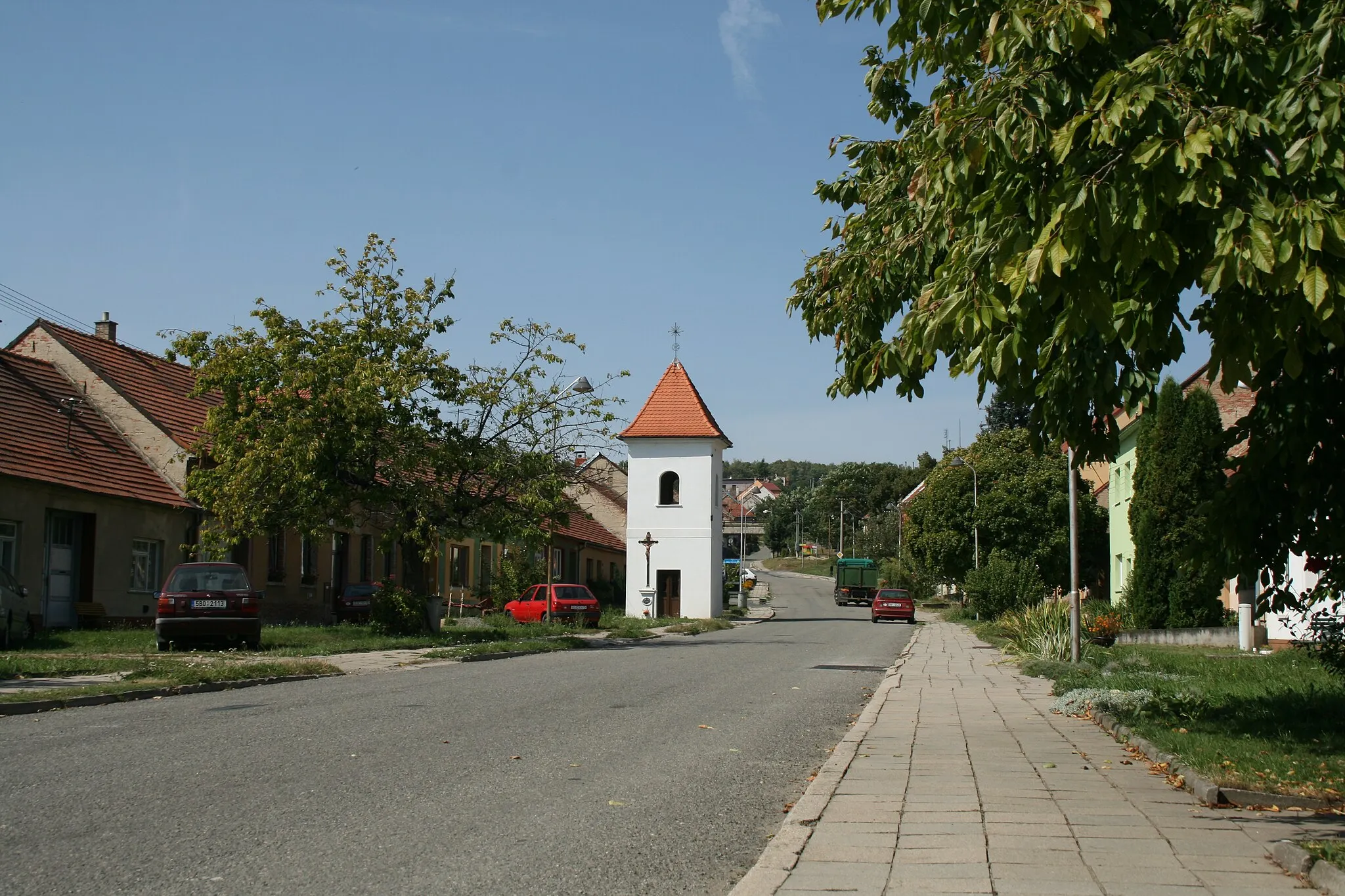Photo showing: Zvonice na návsi ve Zbýšově, okres Vyškov. Pohled od jihu.