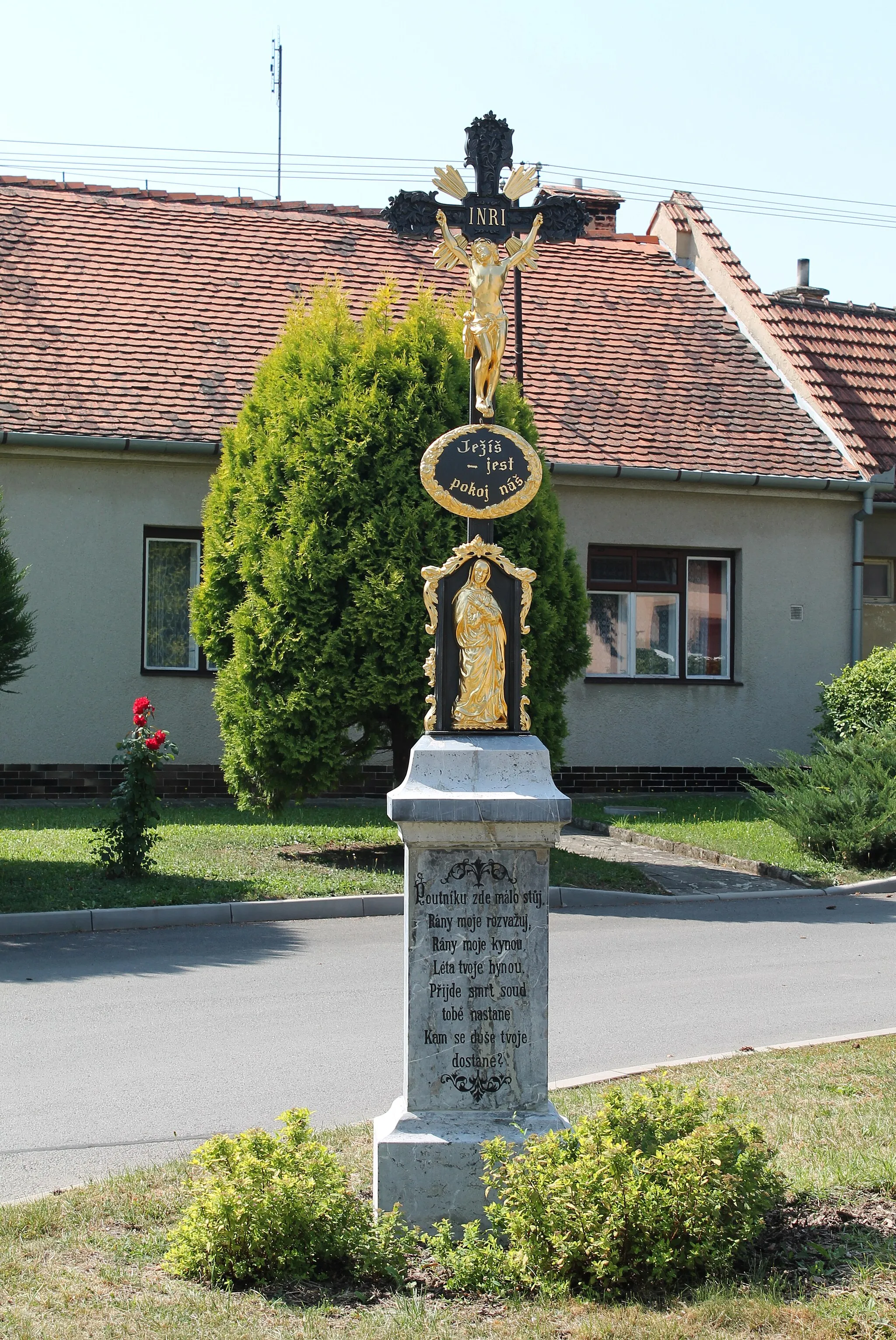 Photo showing: Wayside cross, Vítovice, Rousínov, Vyškov District, Czech Republic
