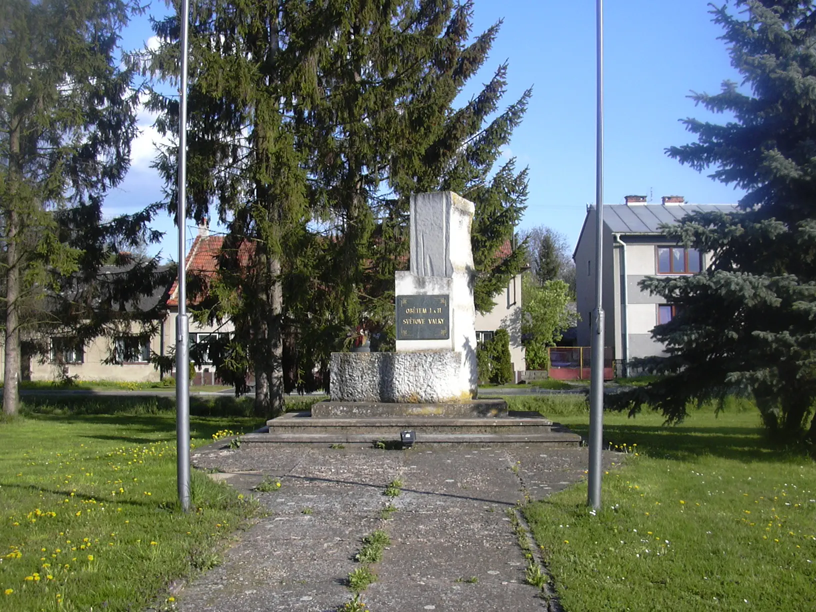 Photo showing: Pomník obětem 1. a 2. světové války Hlubočany (Vyškov District - Czech Republic)