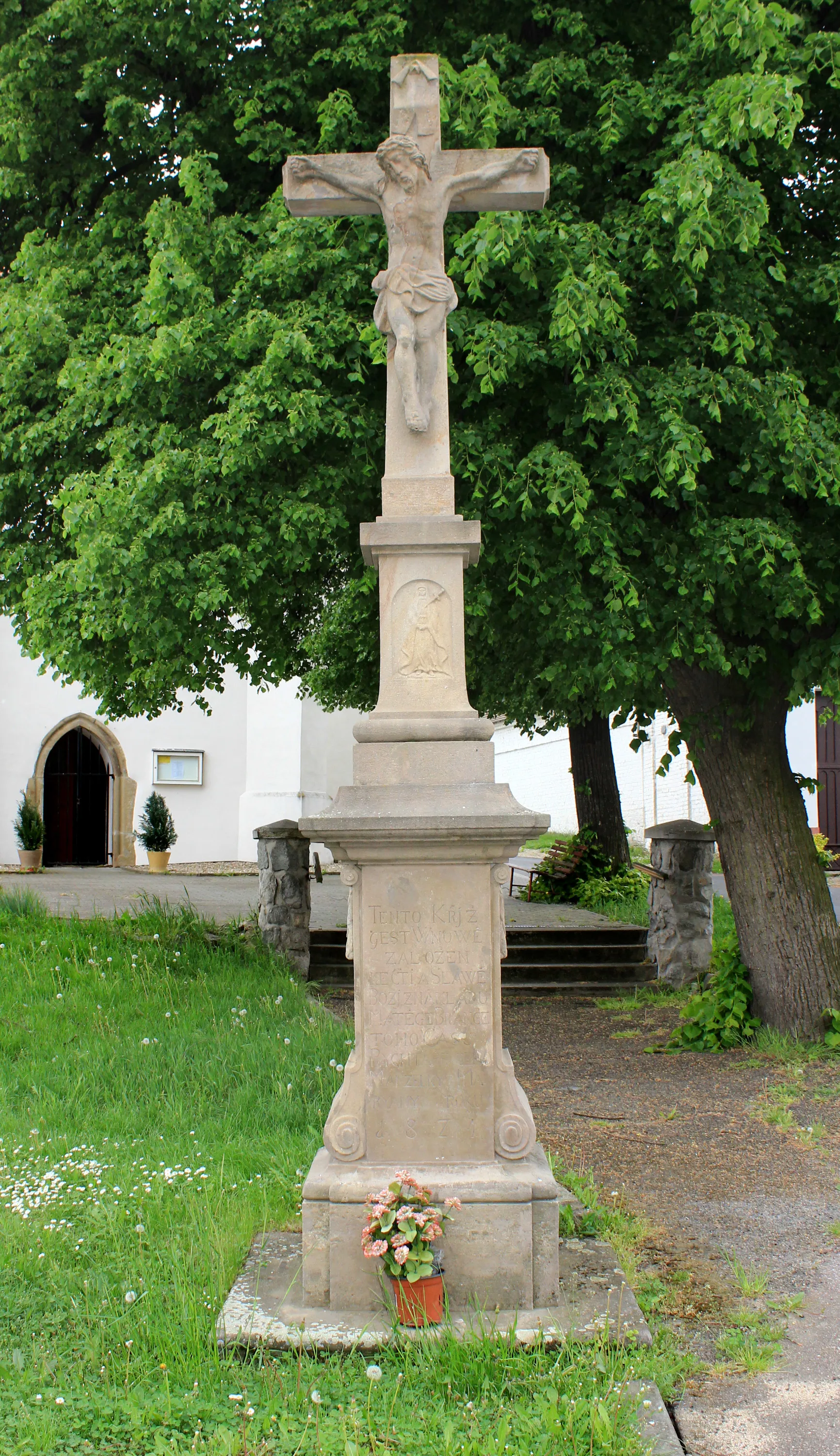 Photo showing: Wayside cross in Rakšice, part of Moravský Krumlov, Czech Republic.