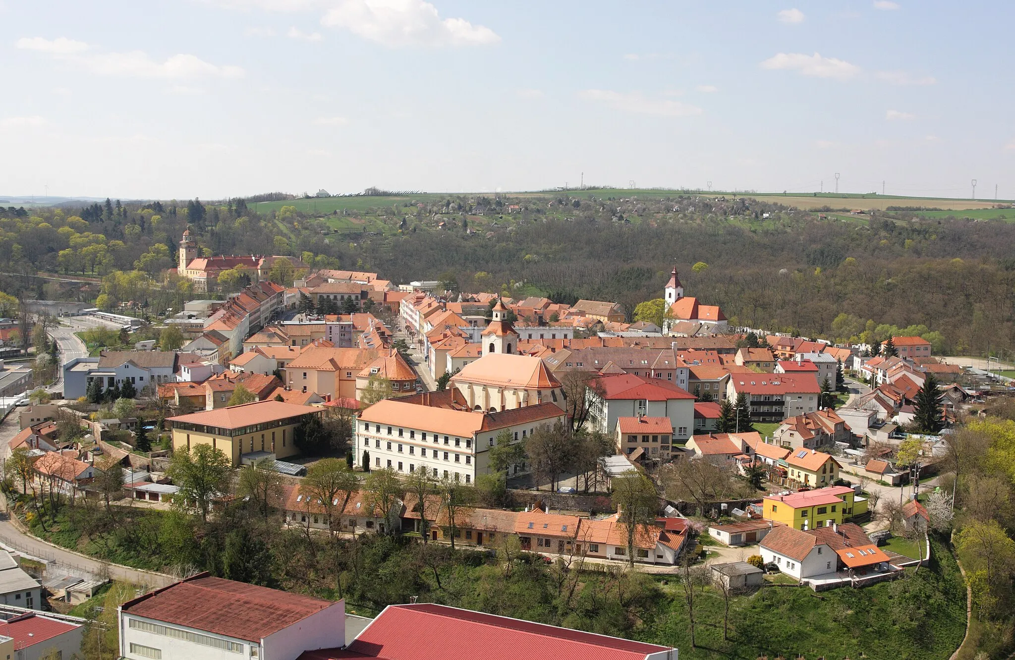 Photo showing: Moravský Krumlov - panorama od kaple svatého Floriána.