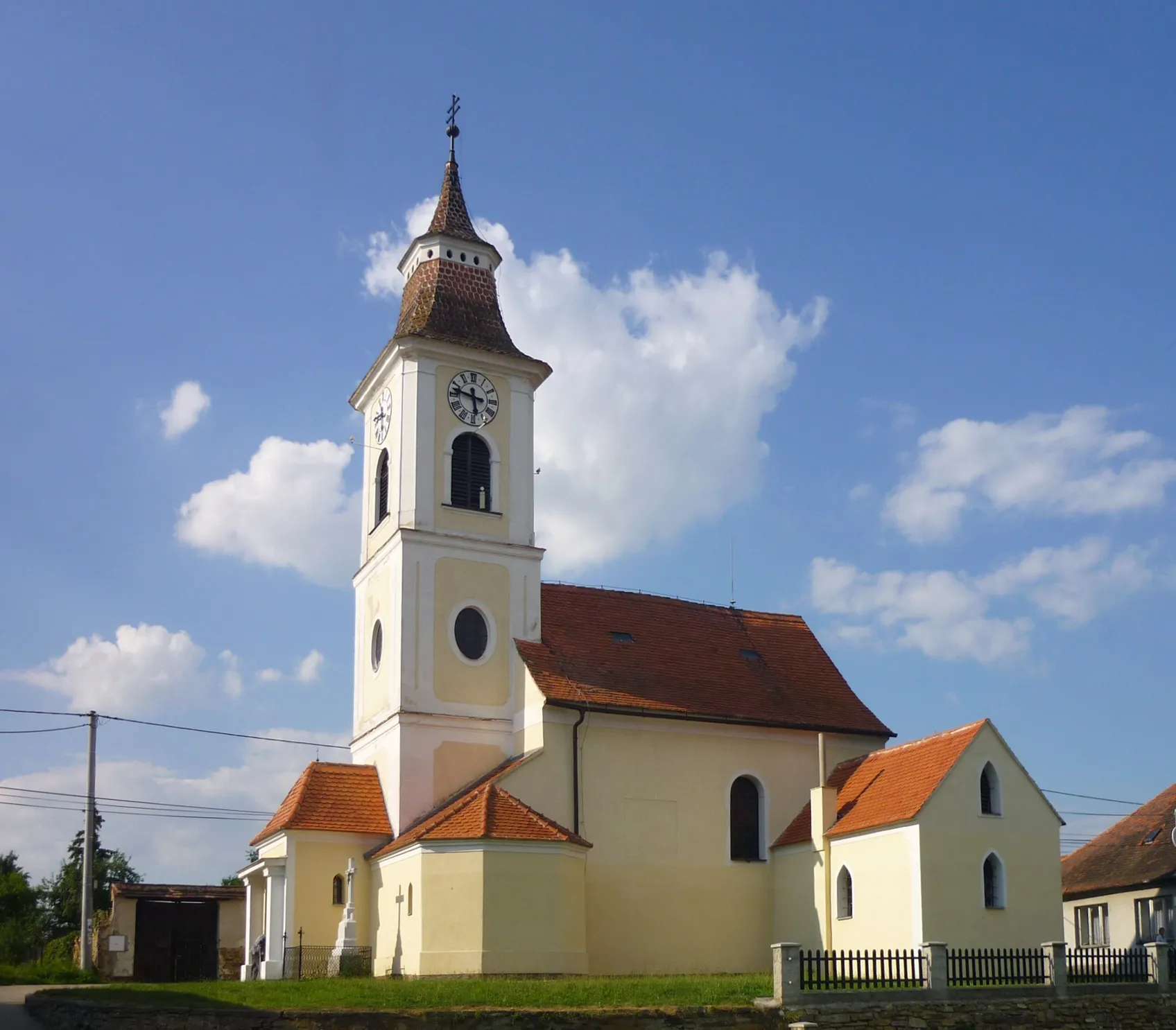 Photo showing: The church of Saint Magdalene in Lančov