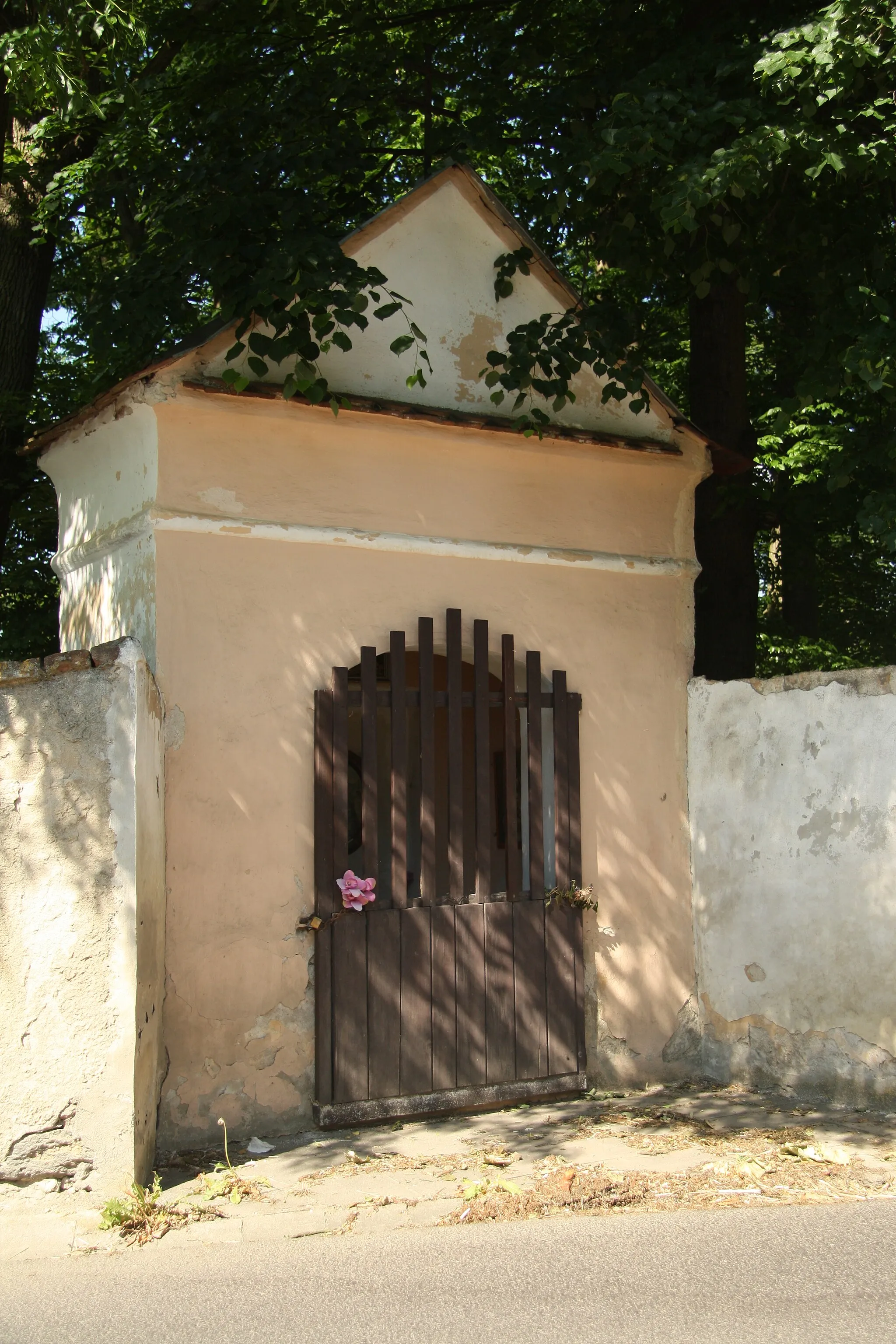 Photo showing: Chapel in castle wall at Polická street in Jemnice, Třebíč District.