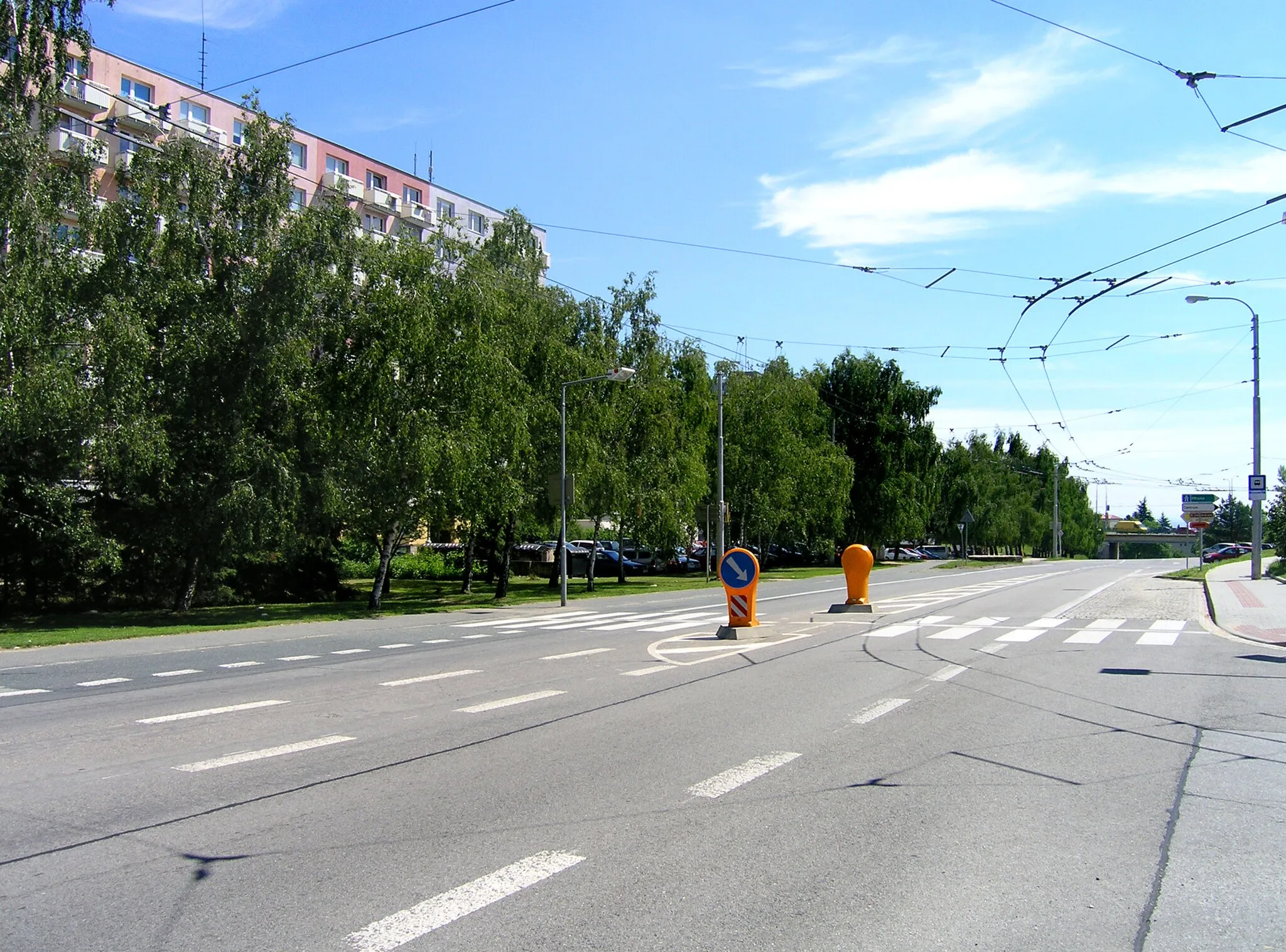 Photo showing: Žebětínská street in Kohoutovice quarter in Brno, Czech Republic